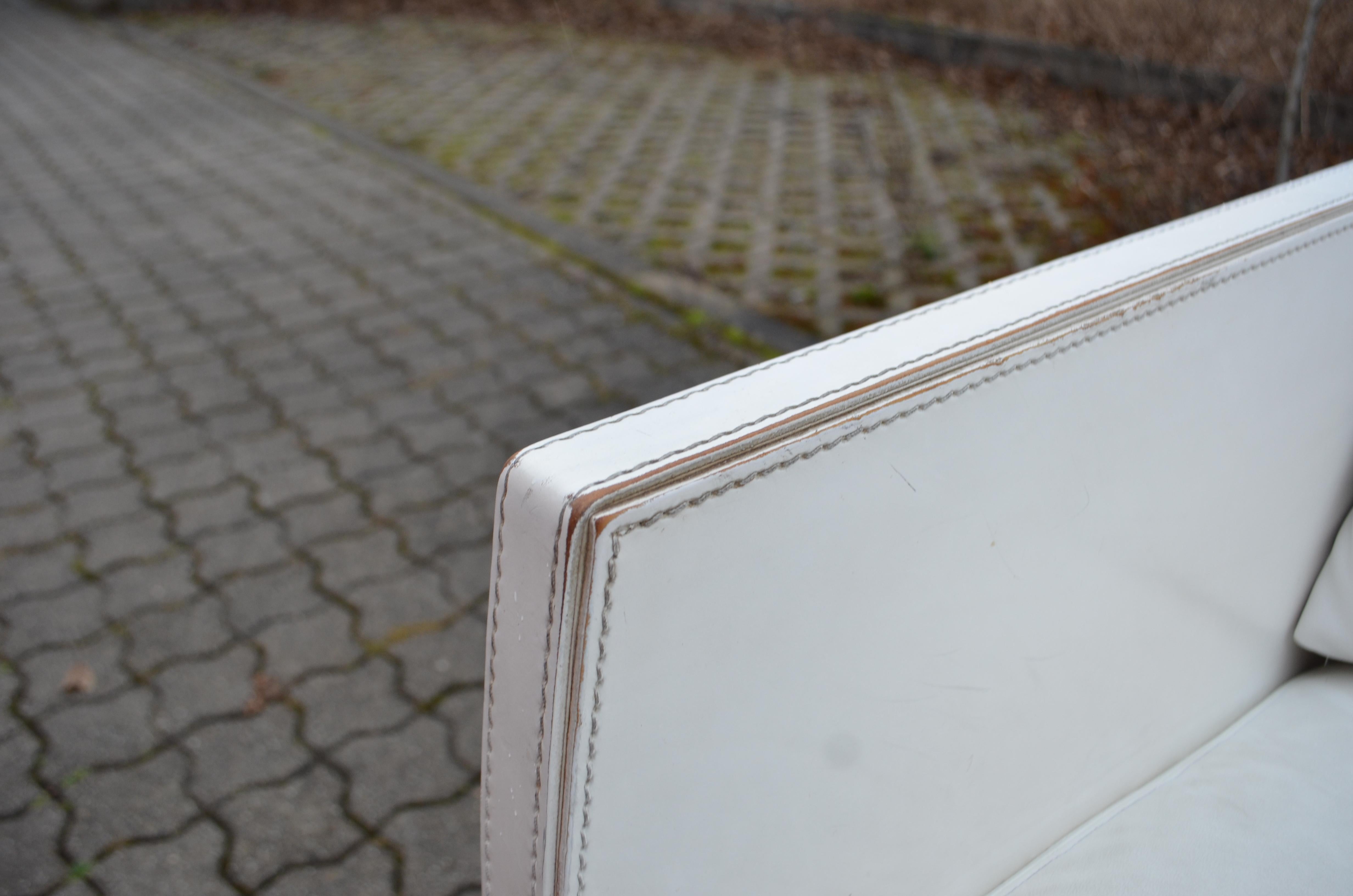 Frag Italy Modern Wingback Chair Wingback en cuir de selle blanc en vente 6