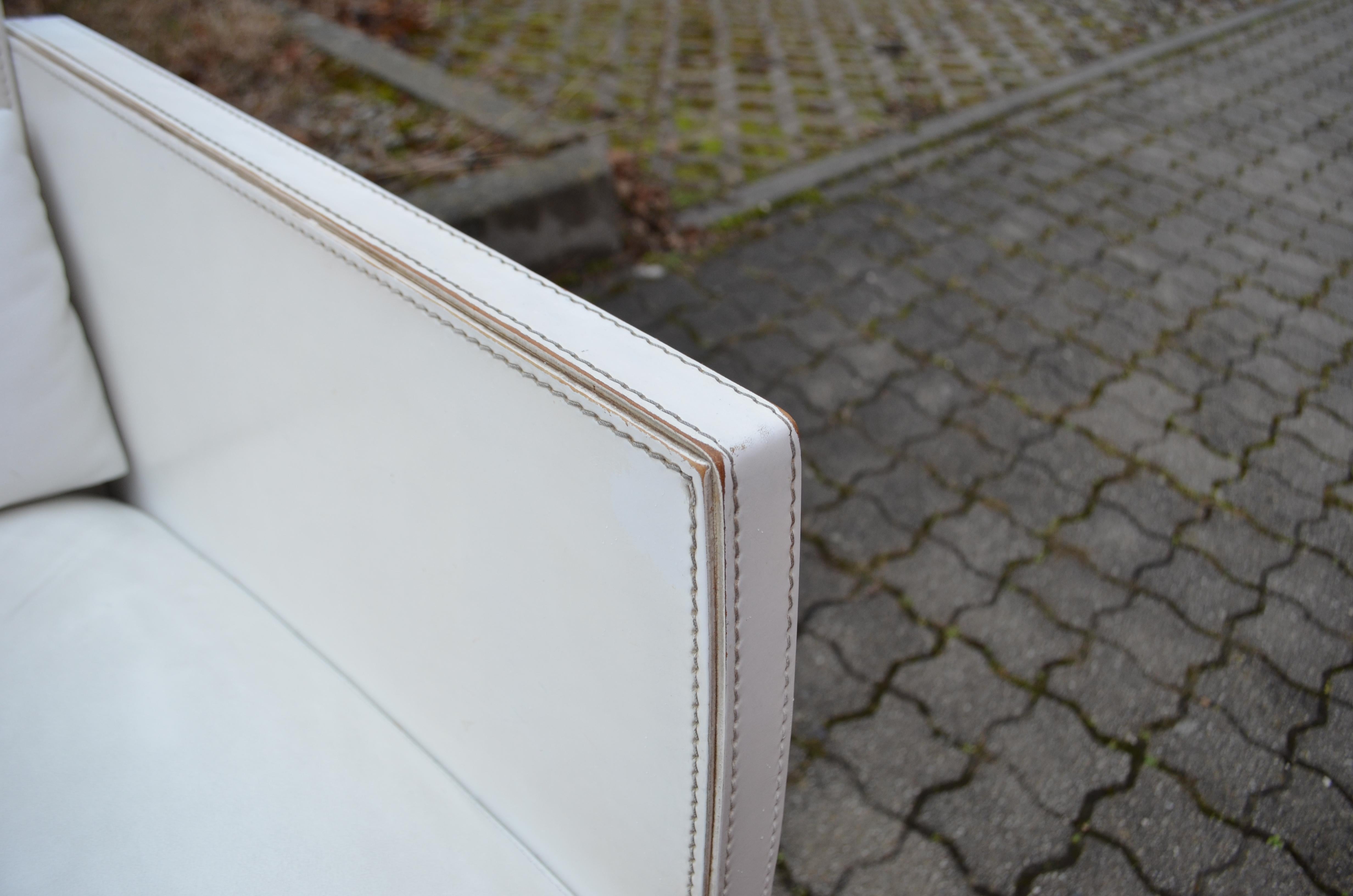 Frag Italy Modern Wingback Chair Wingback en cuir de selle blanc en vente 7