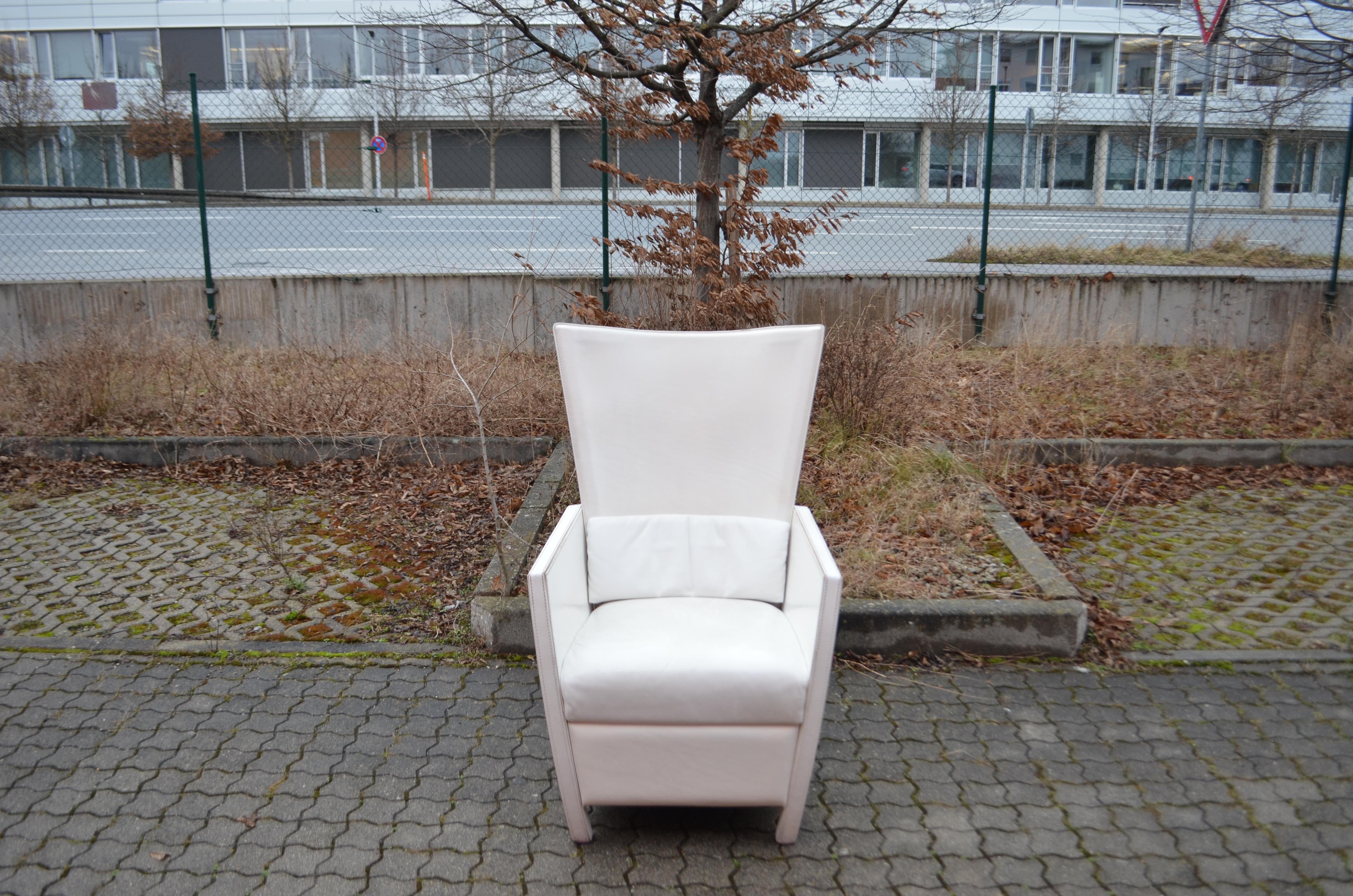 Frag Italy Modern Wingback Chair Wingback en cuir de selle blanc en vente 1