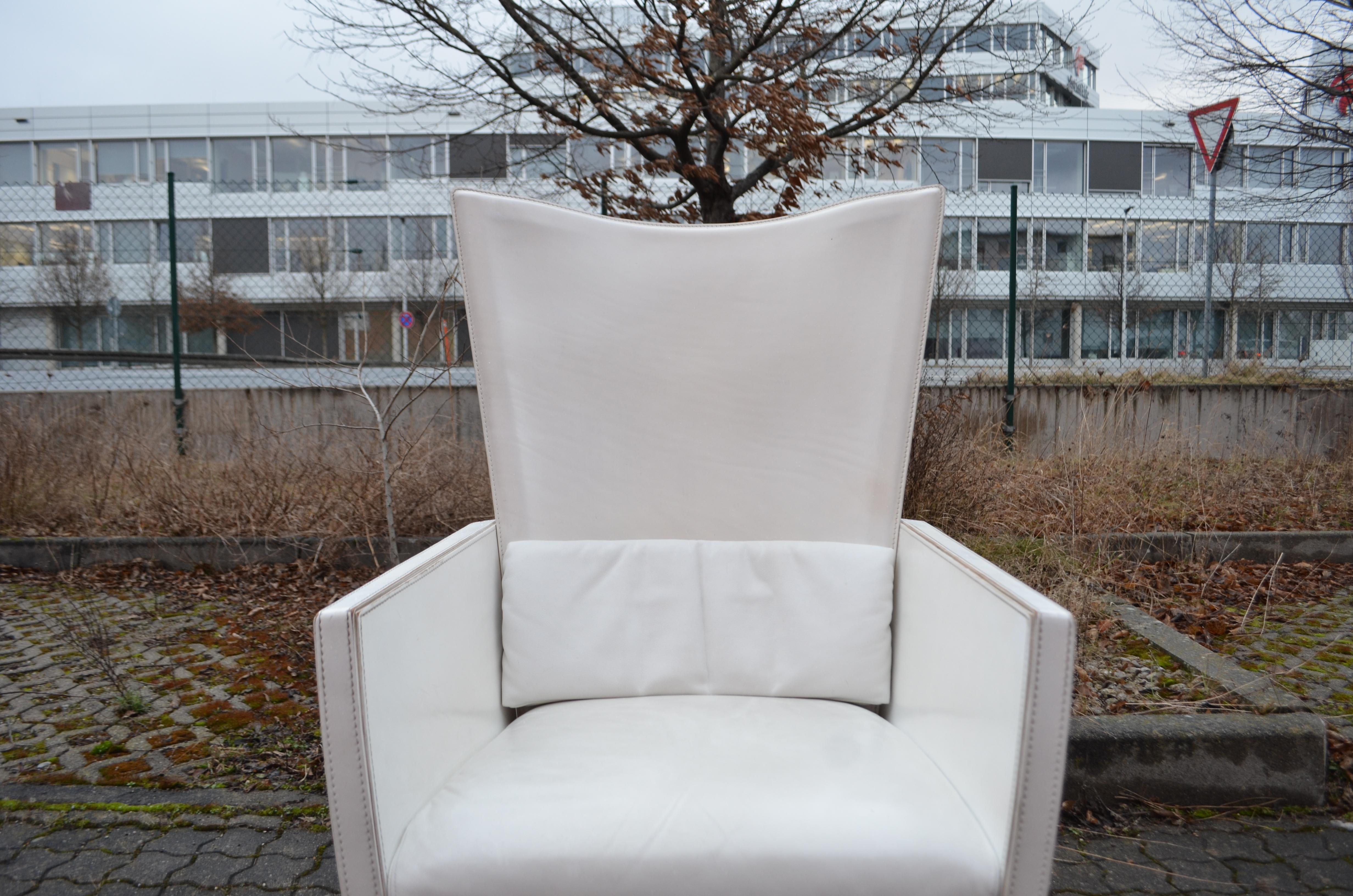 Frag Italy Modern Wingback Chair Wingback en cuir de selle blanc en vente 2