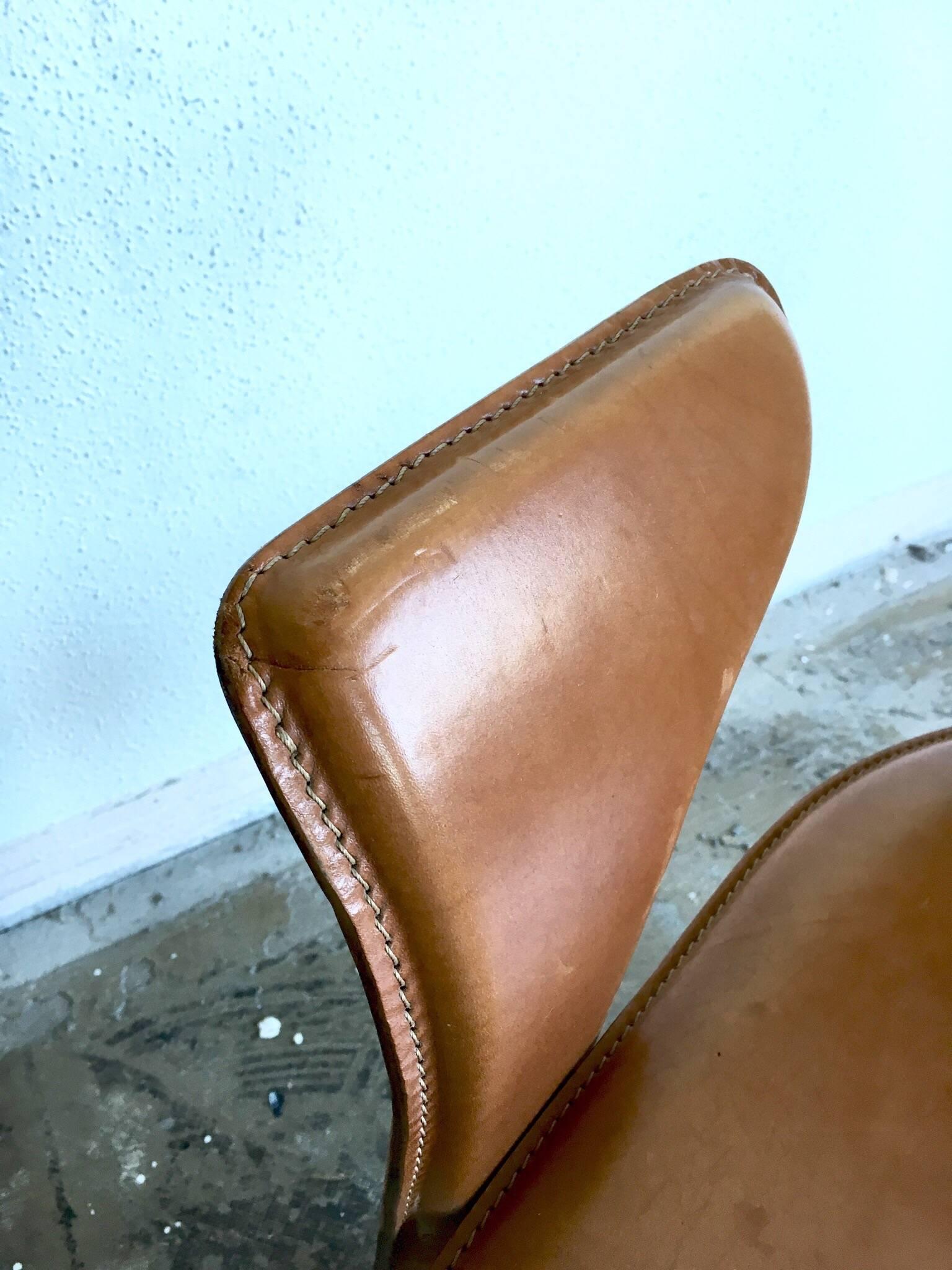 Frag, Set of Four Cognac Colored Leather Dining Chairs, circa 1980s 2
