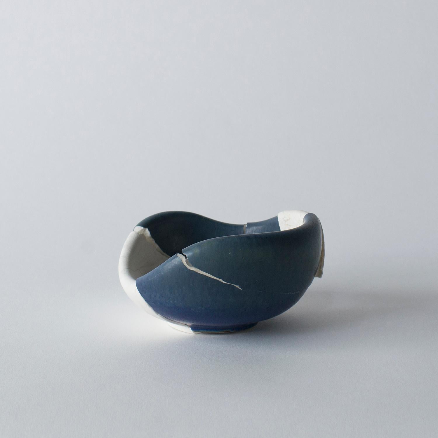 Questa serie è composta da opere in vetro e in ceramica. Queste opere hanno una forma e un aspetto unici. Norihiko Terayama li ha creati a partire da vasi danneggiati, tazze da caffè e così via. An He inizia a rompere l'oggetto danneggiato in alcuni
