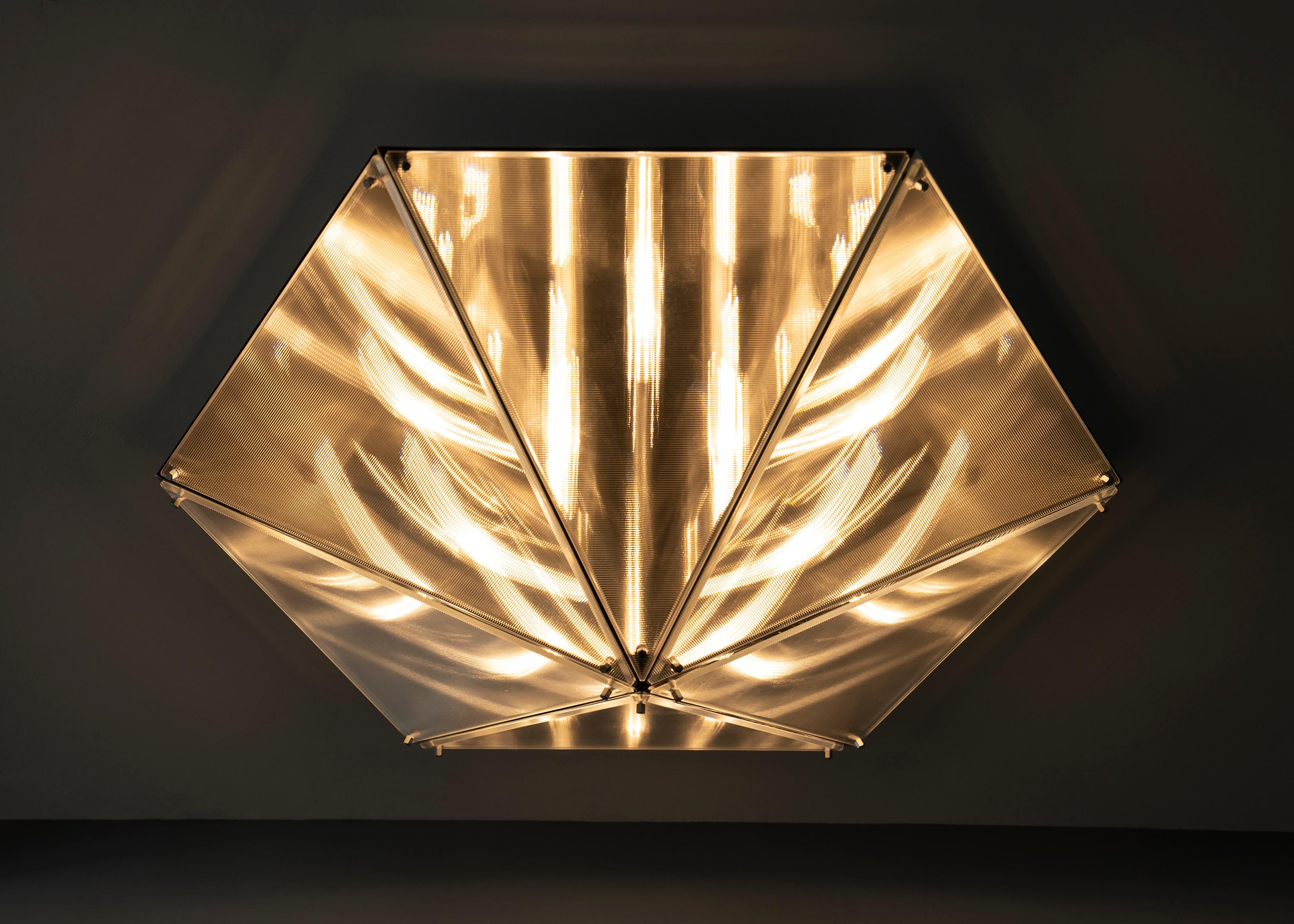 Fragment 07 Ceiling Light by Sing Chan Design In New Condition For Sale In Geneve, CH