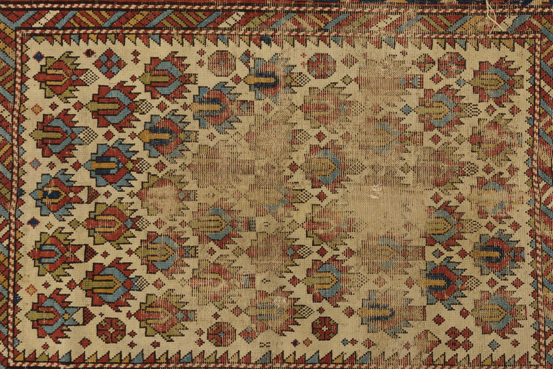 Fragmento Alfombra caucásica en venta 4