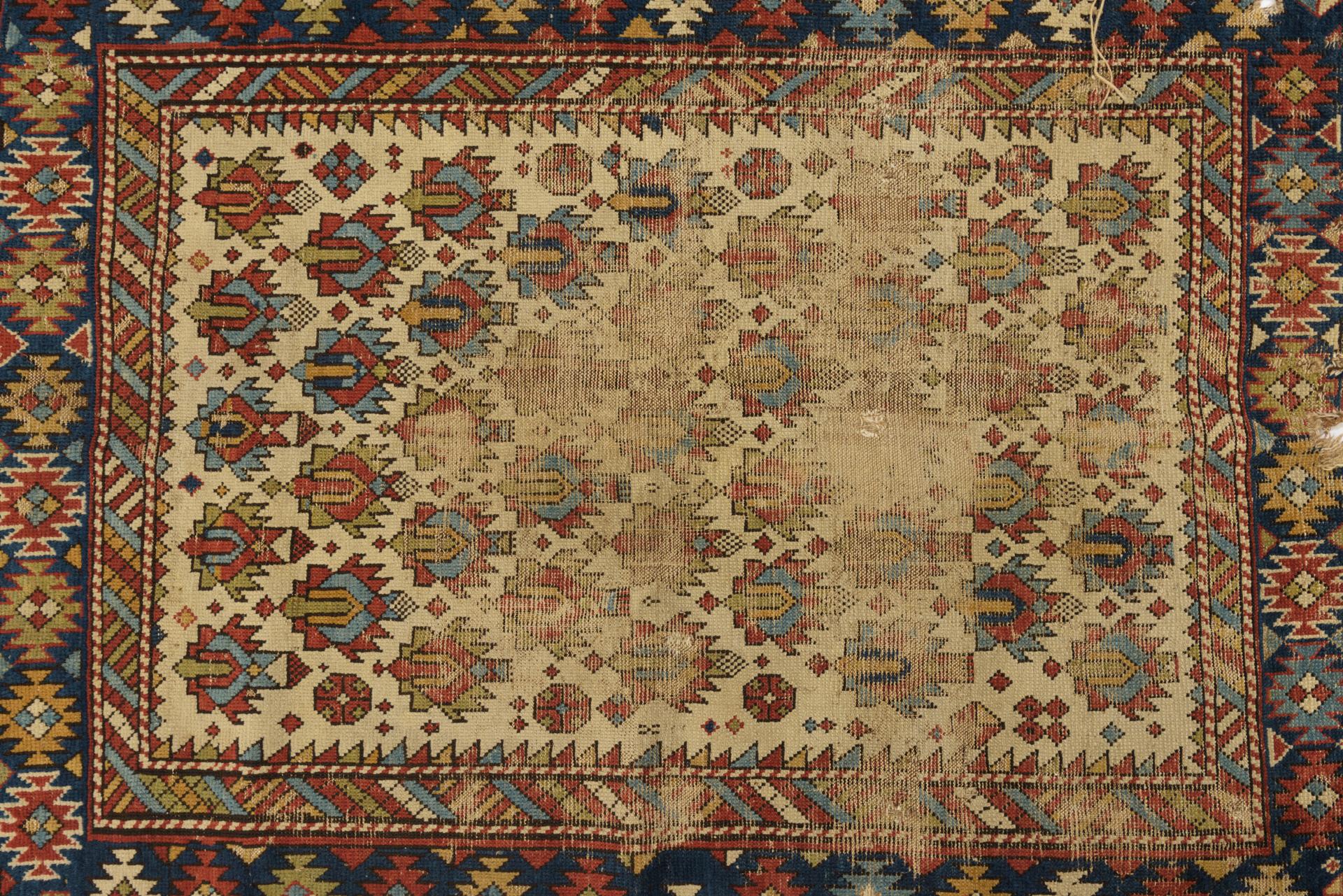 Fragmento Alfombra caucásica en venta 5