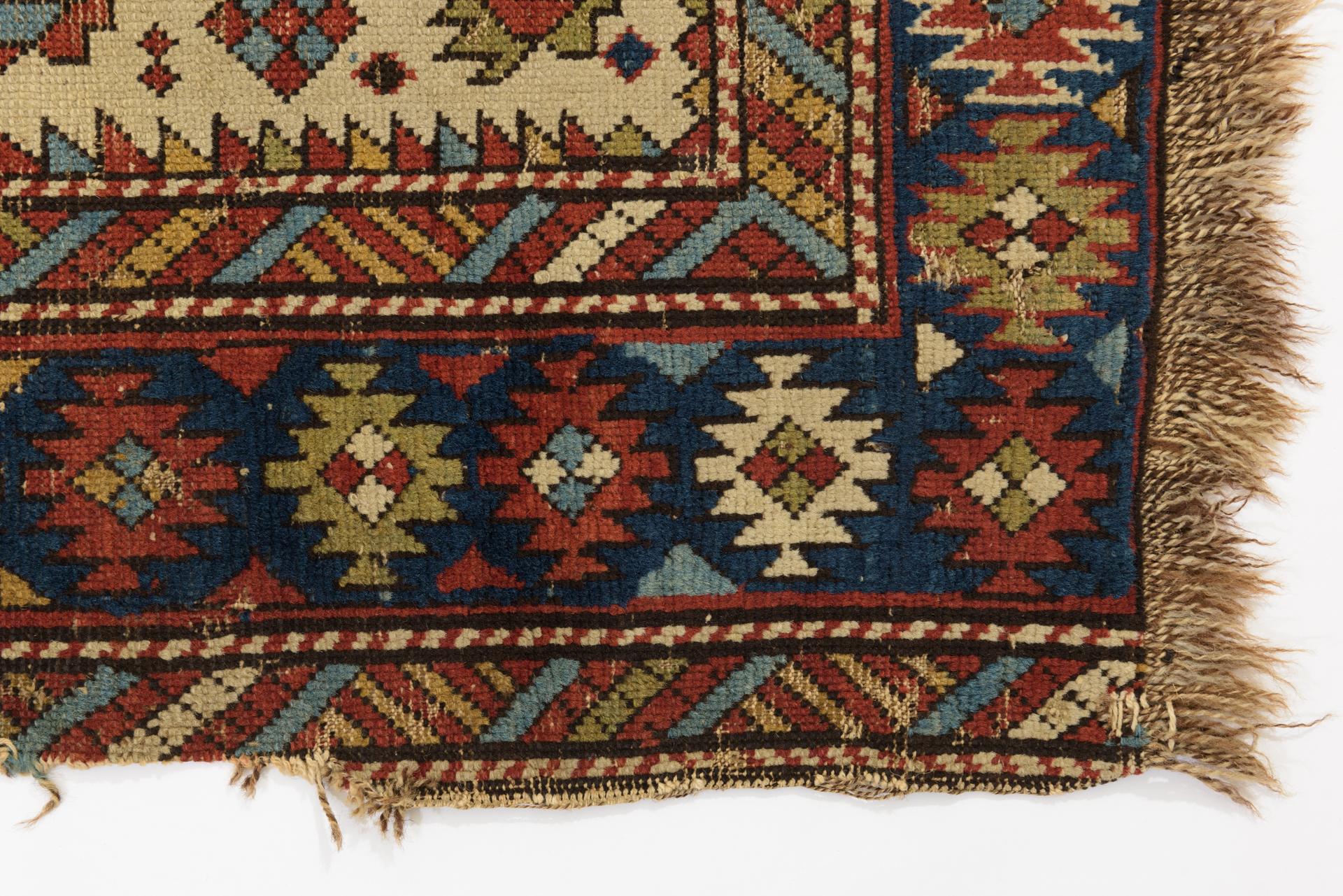 Fragmento Alfombra caucásica siglo XIX en venta