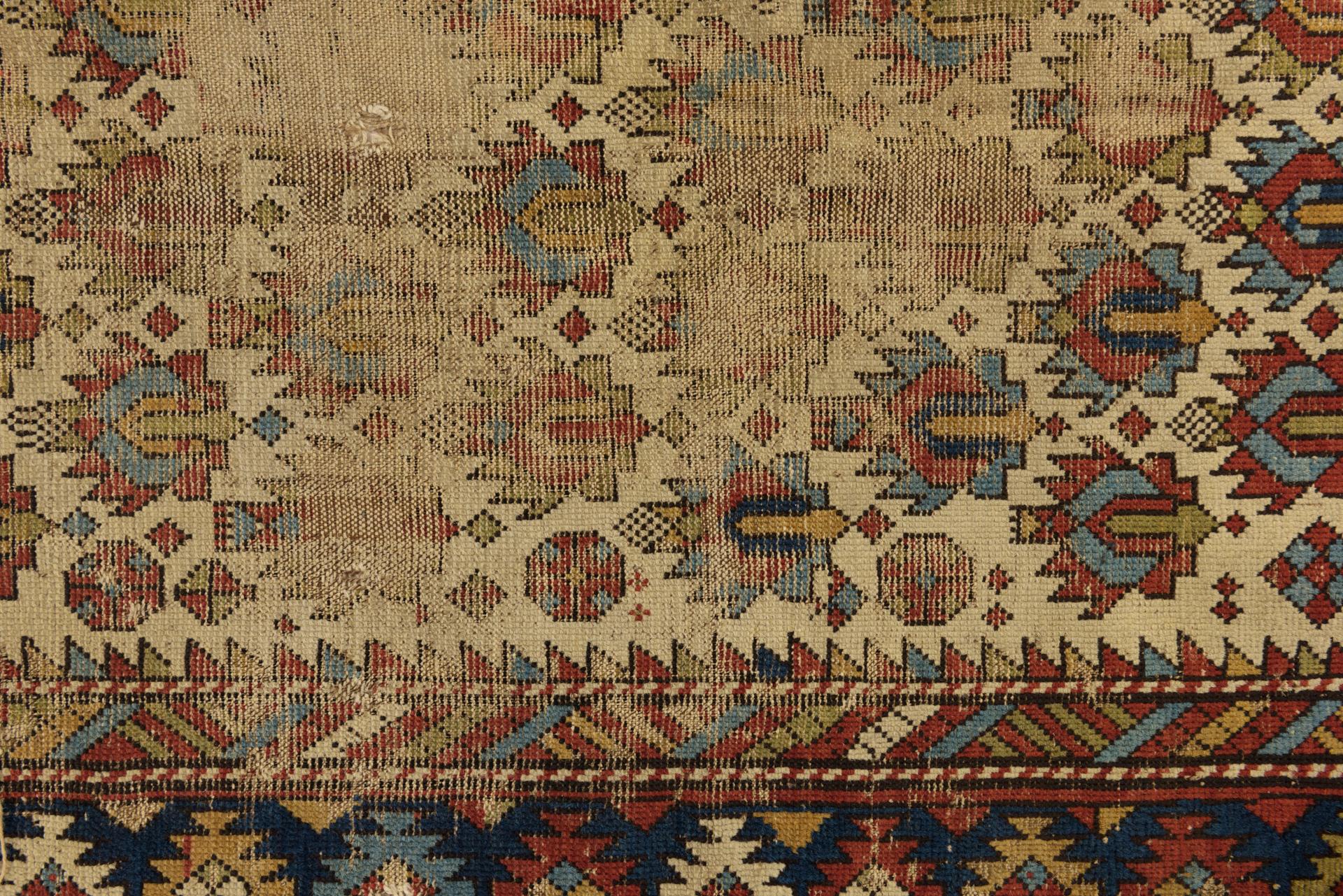 Fragmento Alfombra caucásica en venta 1