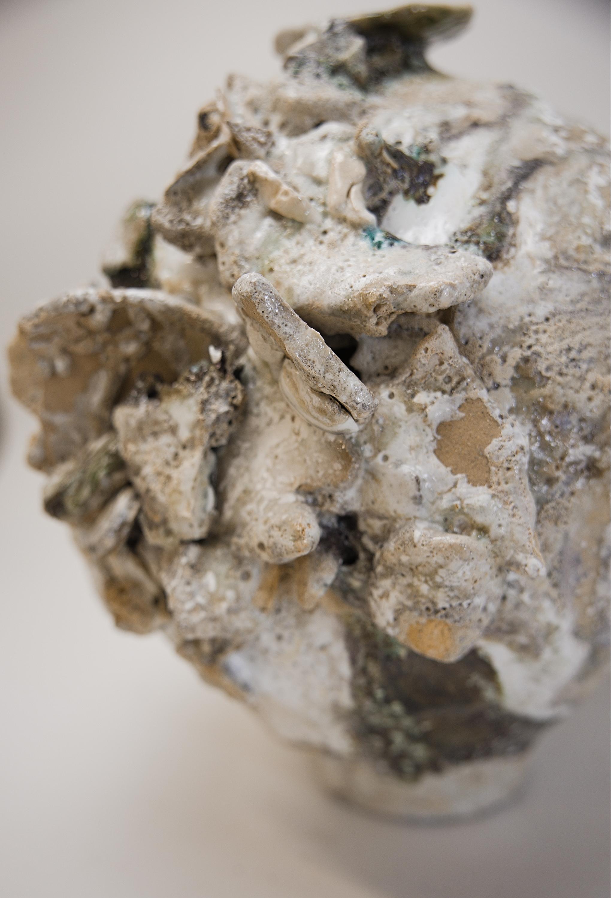 Américain Fragment Vase en forme de cosse de lune Fubuki III en vente