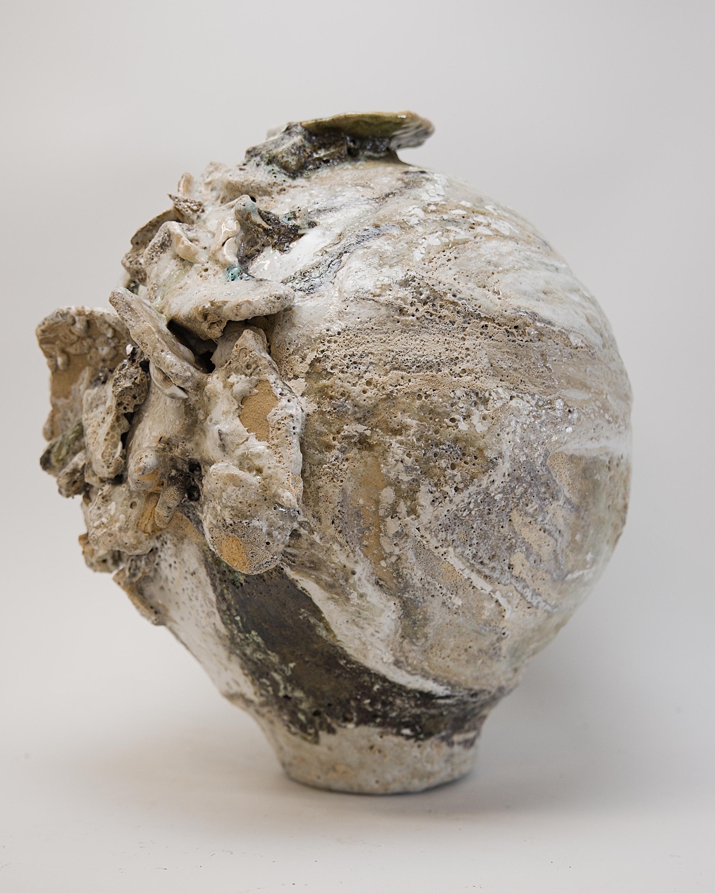 Fragment Vase en forme de cosse de lune Fubuki III Neuf - En vente à Van Nuys, CA