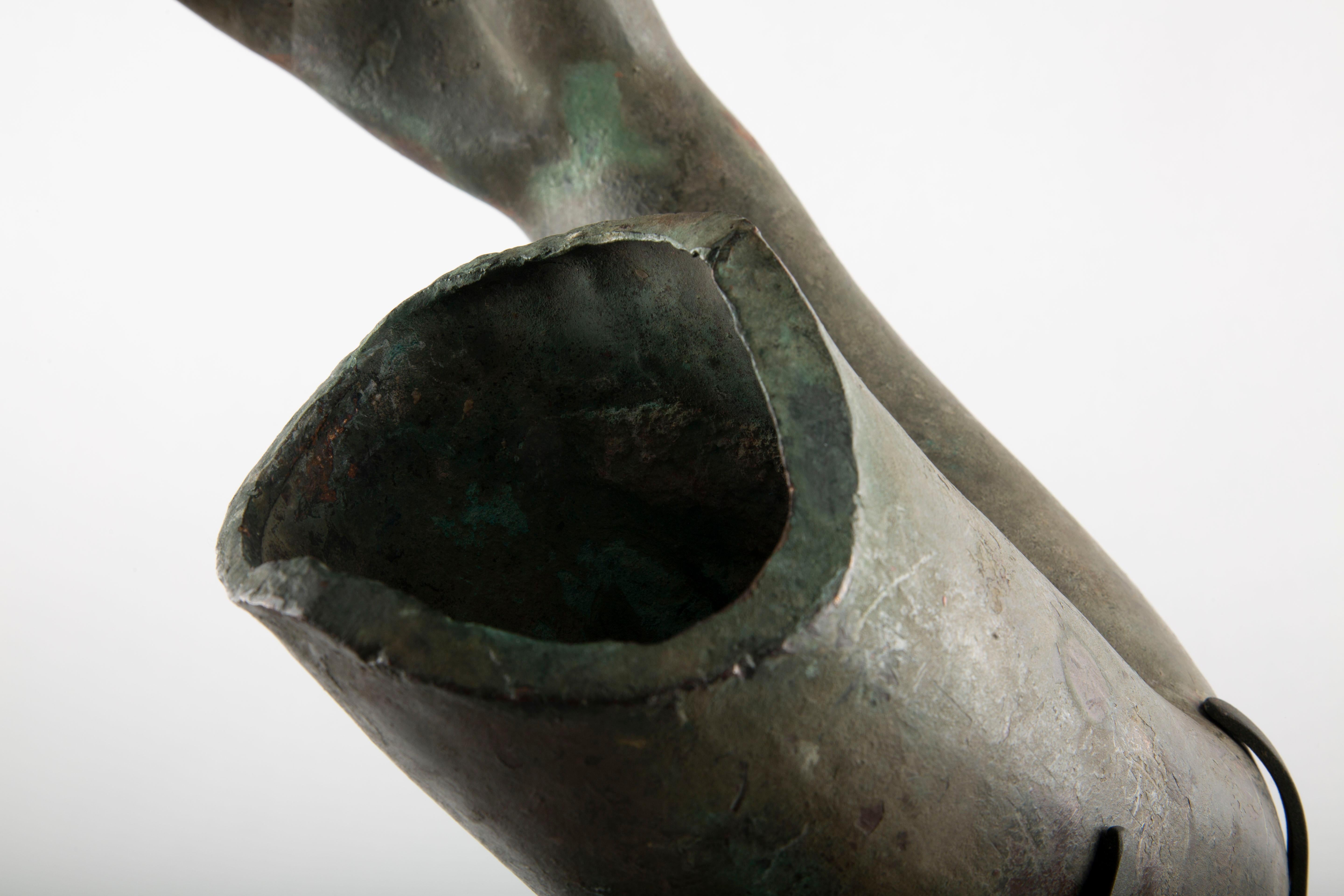 Fragment of a Bronze Arm: Mounted Green-Patinated Bronze Sculpture For Sale 1