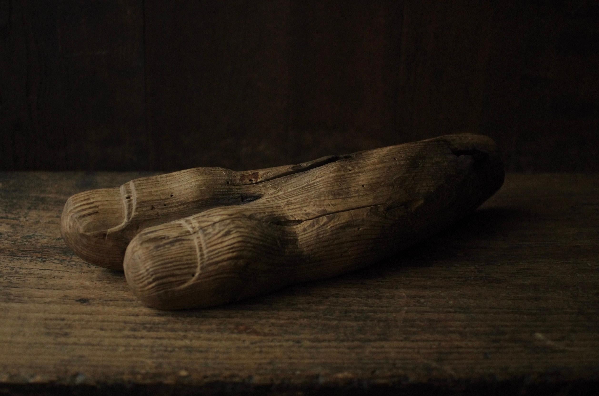 Fragment d'un pied de Bouddha en bois de la période Heian à Kamakura / Wabi-Sabi Bon état - En vente à Iwate-gun Shizukuishi-cho, Iwate Prefecture