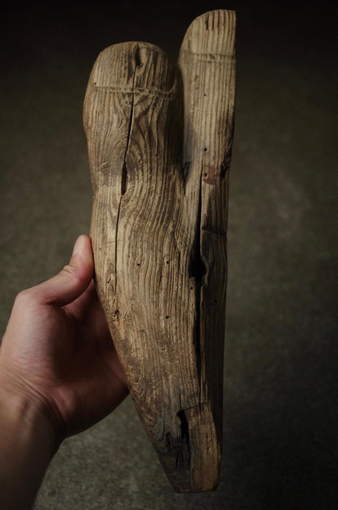 XVIIIe siècle et antérieur Fragment d'un pied de Bouddha en bois de la période Heian à Kamakura / Wabi-Sabi en vente