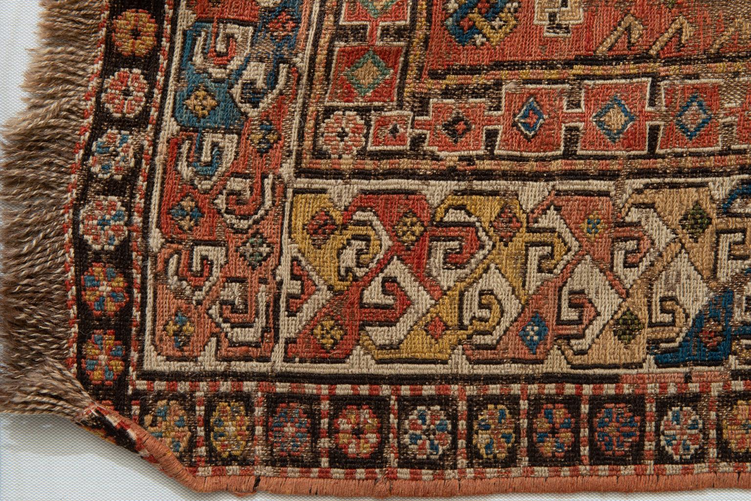Fragment eines antiken Sumakh-Teppichs mit Originalfarben im Angebot 3