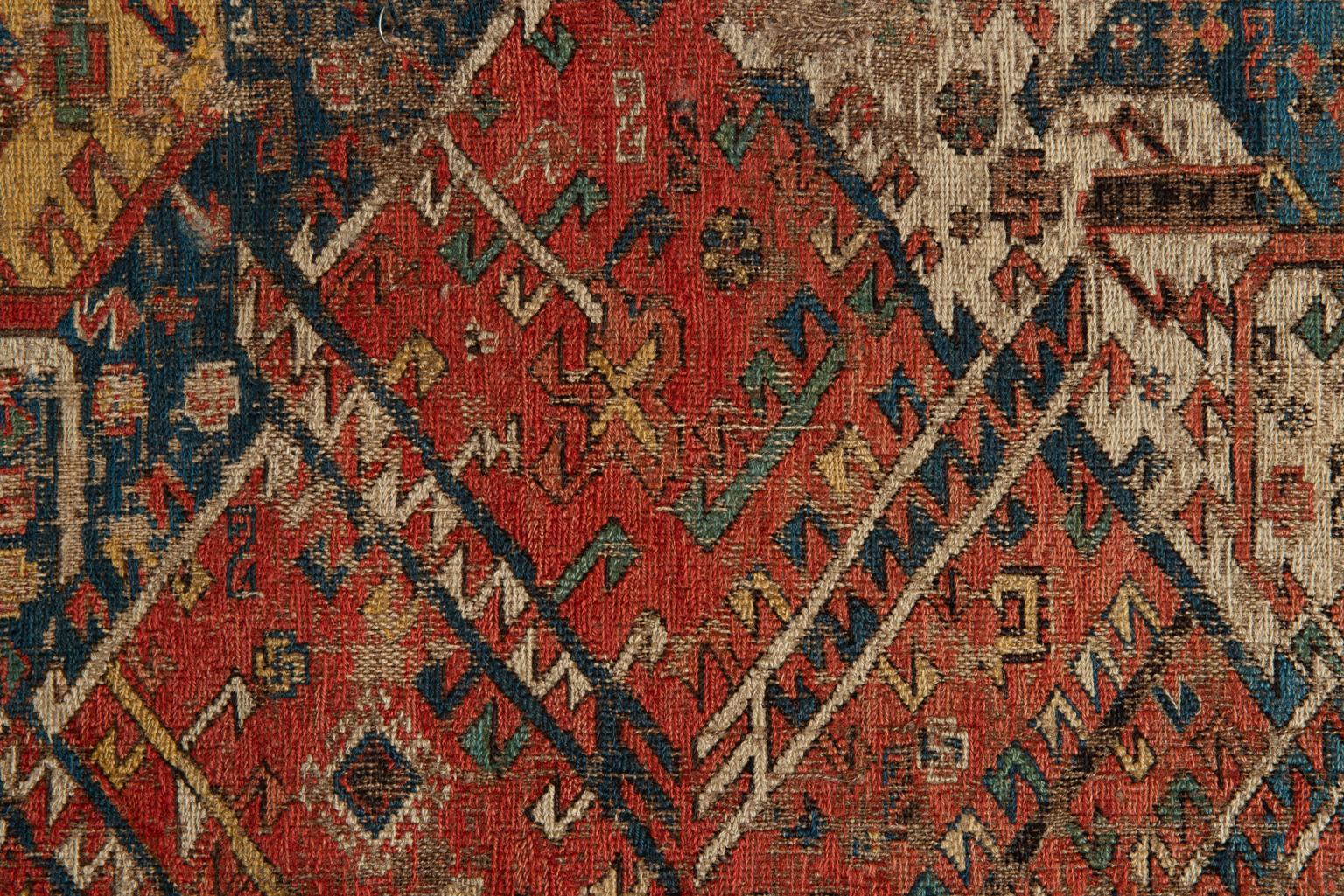 Fragment eines antiken Sumakh-Teppichs mit Originalfarben (Wolle) im Angebot