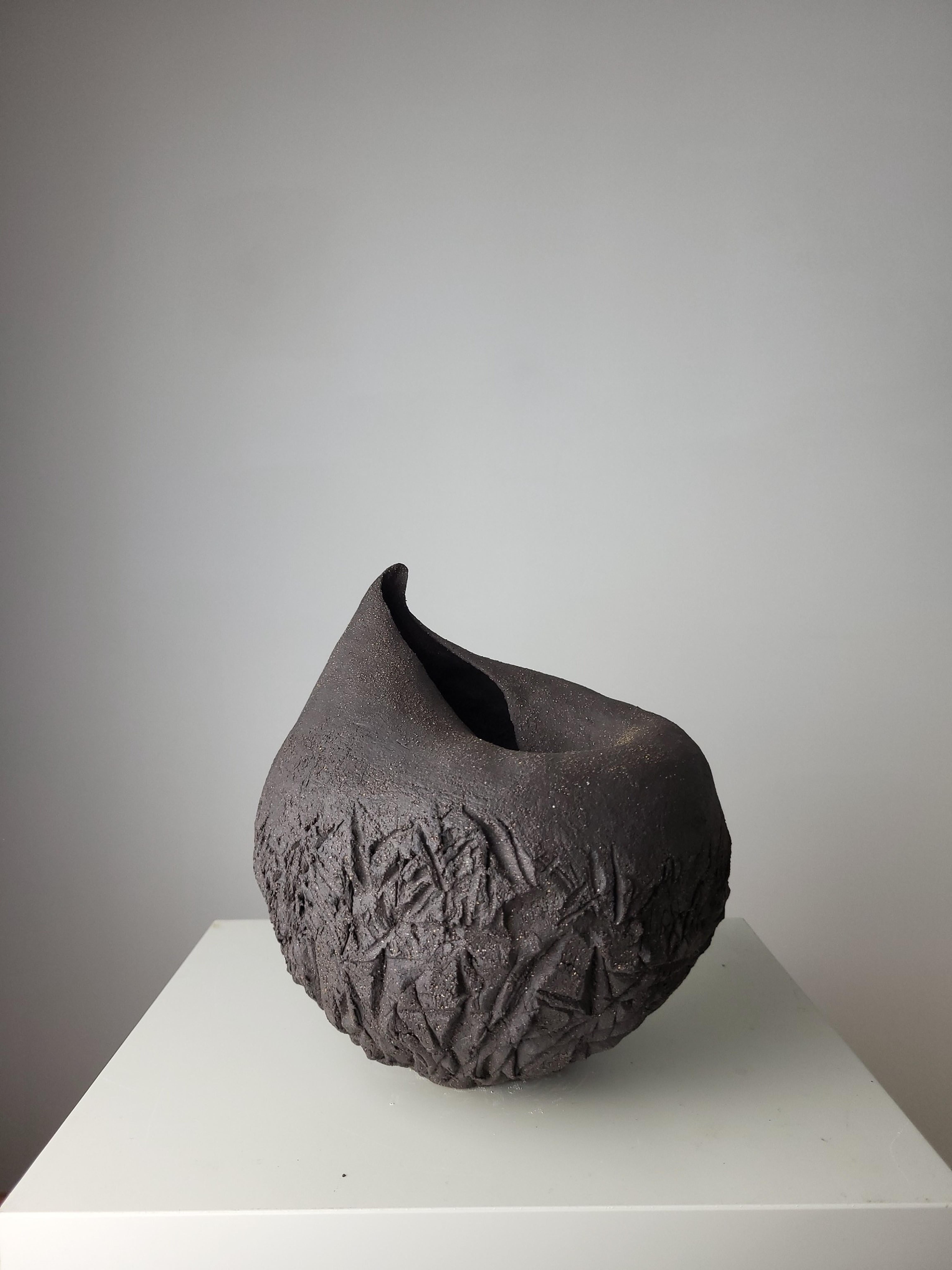 Fragment of the Earth — Hand-Built Ceramic Sculpture in Black Stoneware For Sale 1