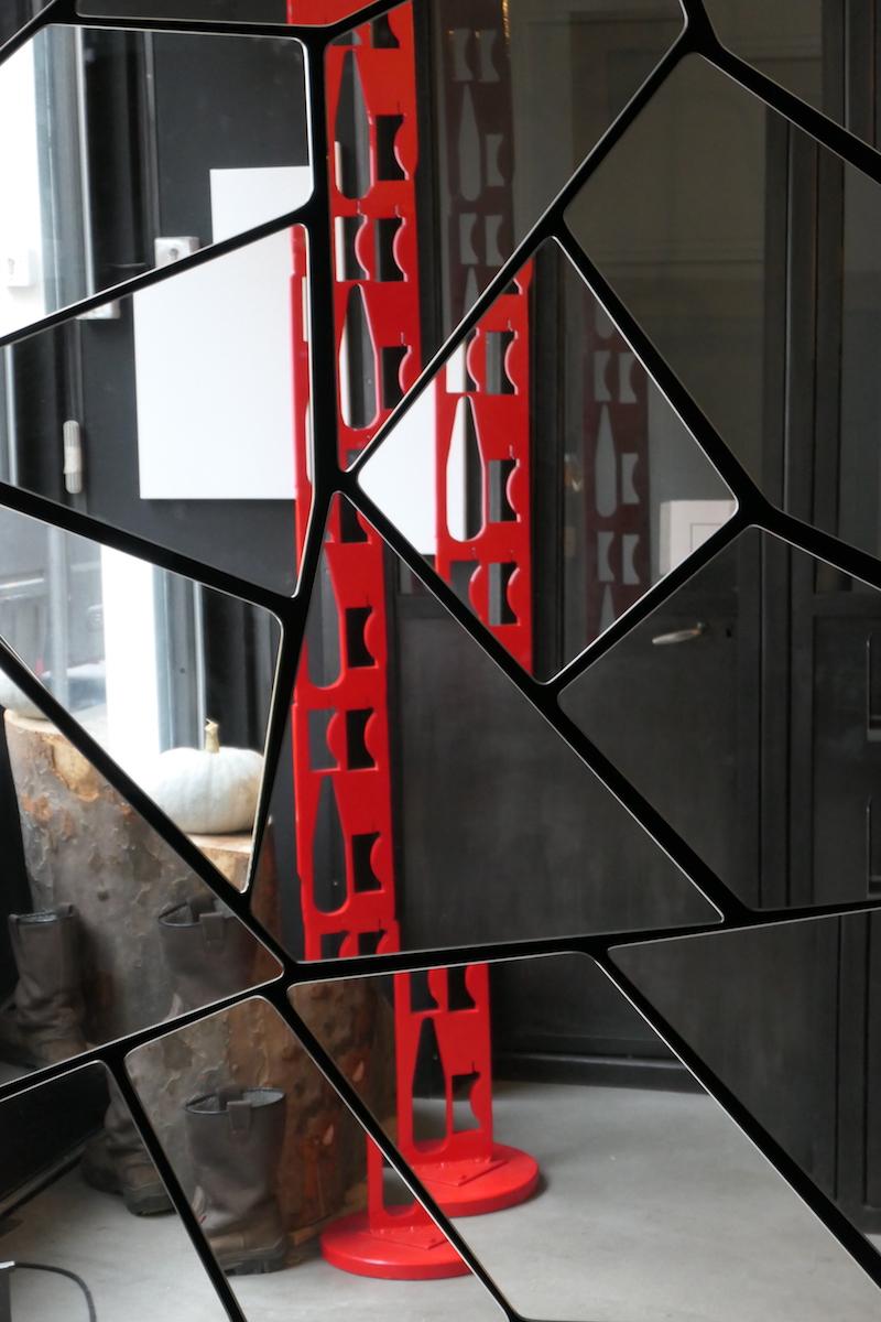 French Fragmented Mirror with Orientables Facets 