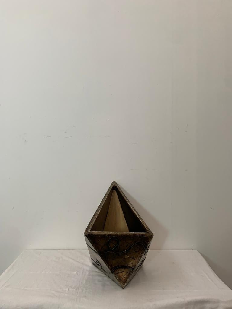 Futurista Vaso con frammenti di specchio d'oro, anni '80 in vendita