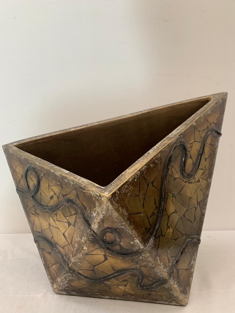 Fine XX secolo Vaso con frammenti di specchio d'oro, anni '80 in vendita