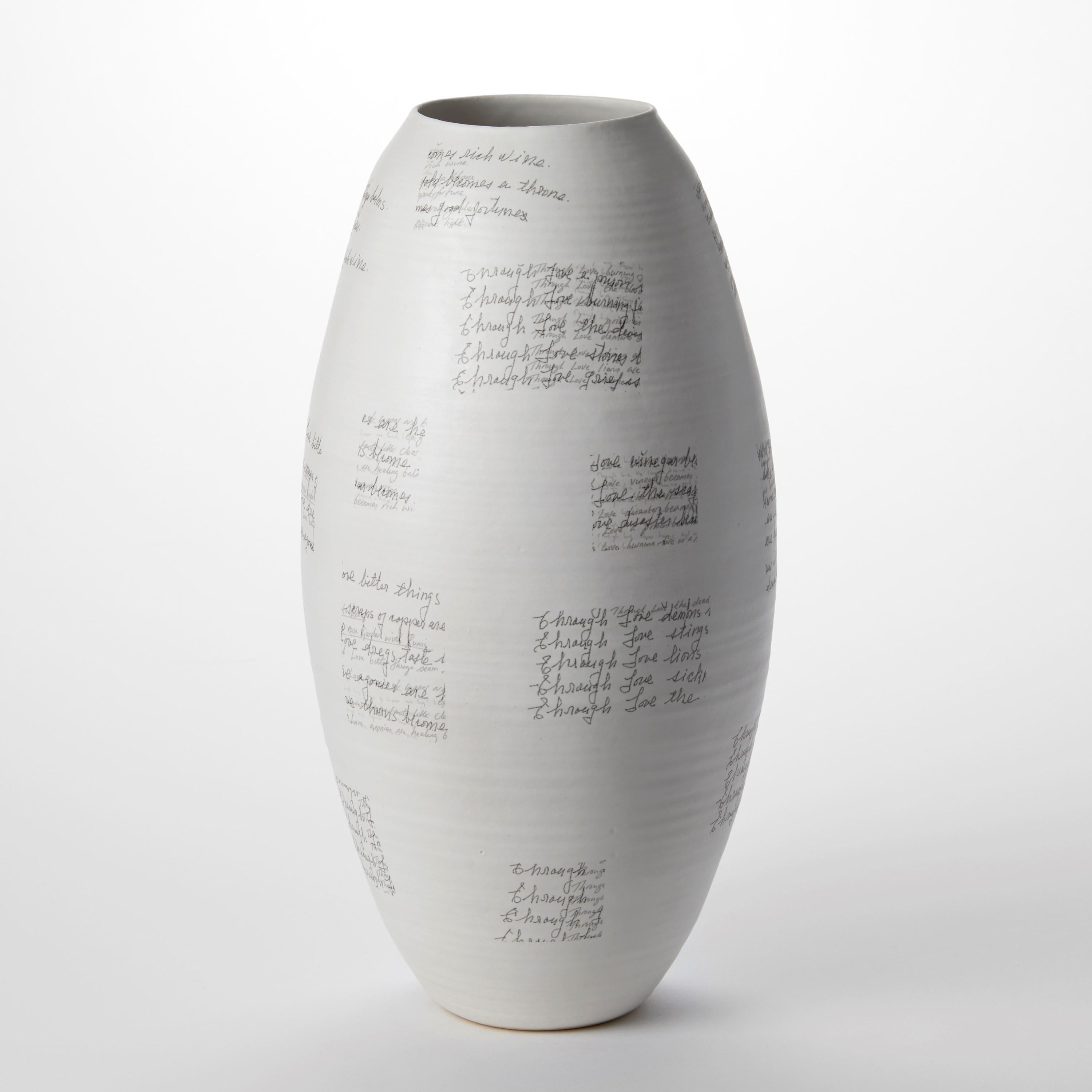 Fragments of Myself Nr. 134, skulpturale Keramikvase von Nicholas Arroyave-Portela (Spanisch) im Angebot