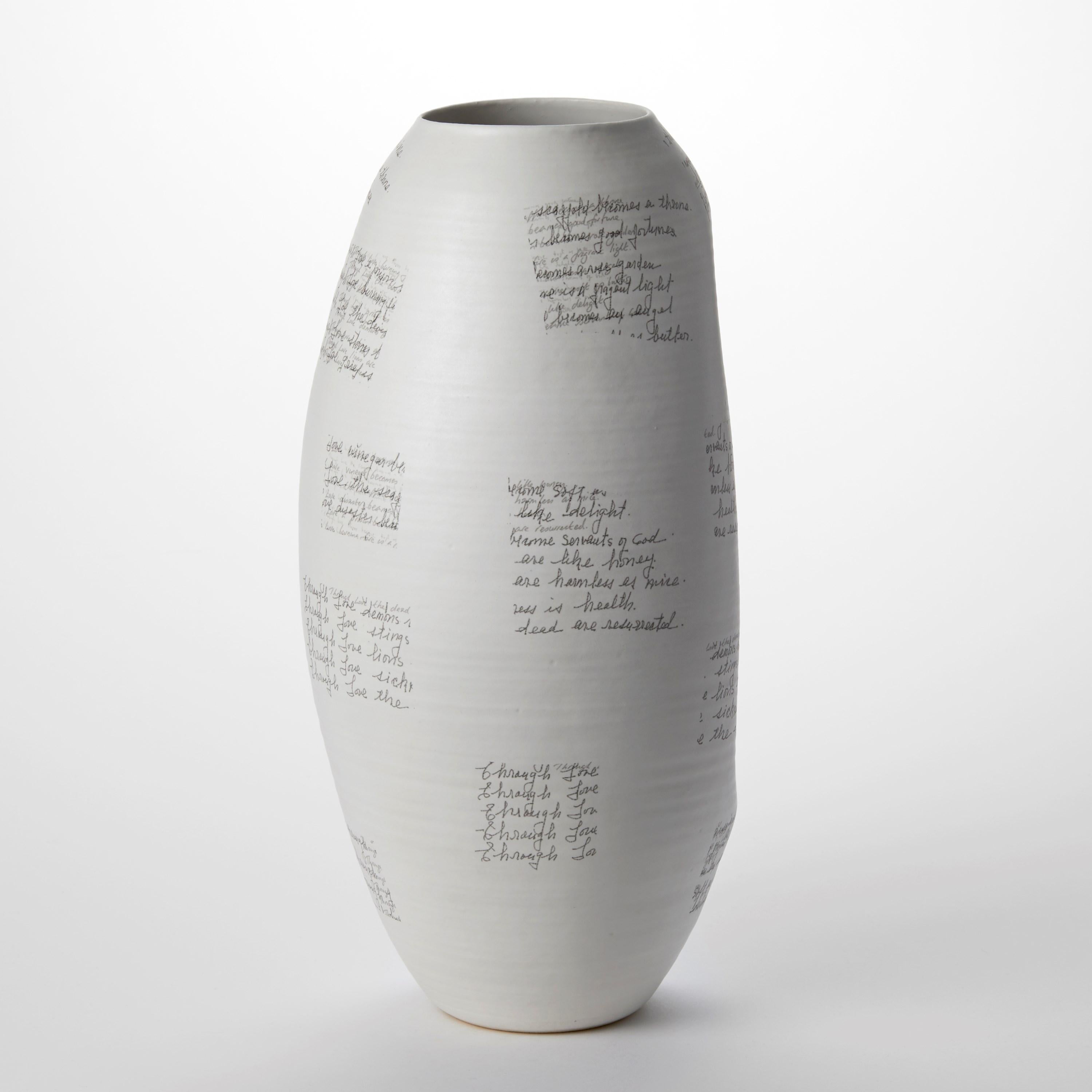 Fragments of Myself Nr. 134, skulpturale Keramikvase von Nicholas Arroyave-Portela (Handgefertigt) im Angebot