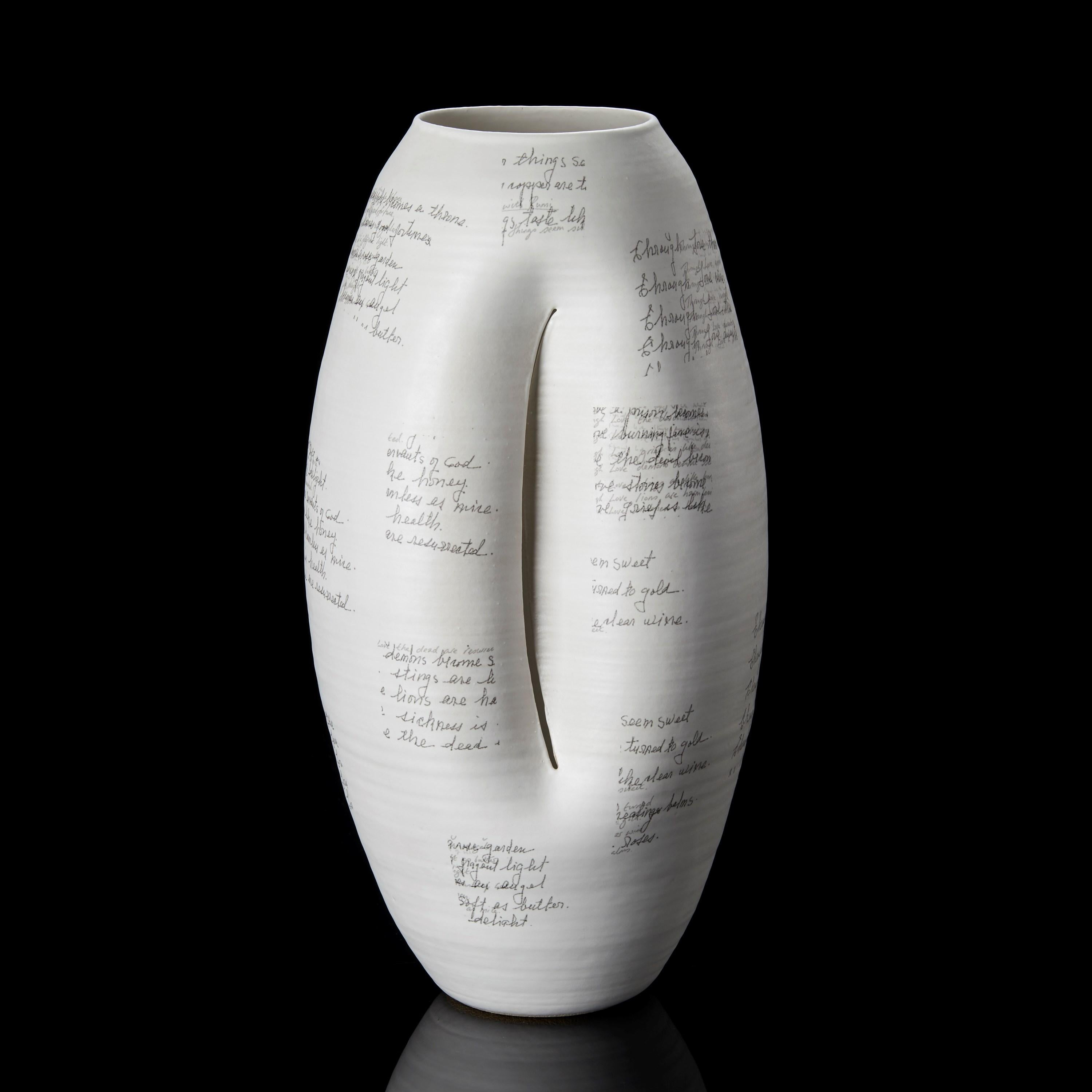 Fragments of Myself Nr. 134, skulpturale Keramikvase von Nicholas Arroyave-Portela (21. Jahrhundert und zeitgenössisch) im Angebot