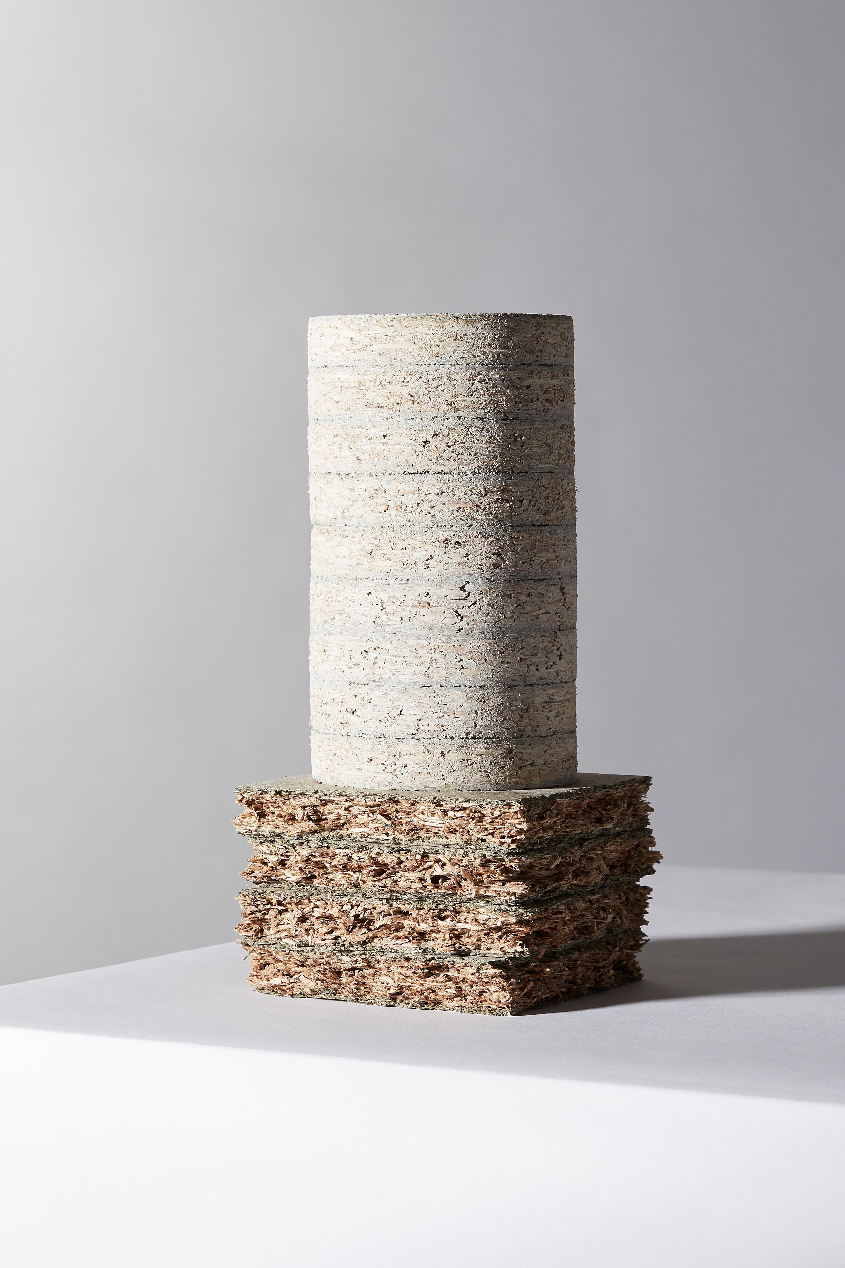 Vassoio dei frammenti di Theodora Alfredsdottir.
Pezzo unico.
Materiali: truciolato.
Dimensioni: 25 x 15 x 15 cm.

Theodora Alfredsdottir è uno studio di product design con sede a Londra. 
Theodora è una designer di prodotti islandese. Ha