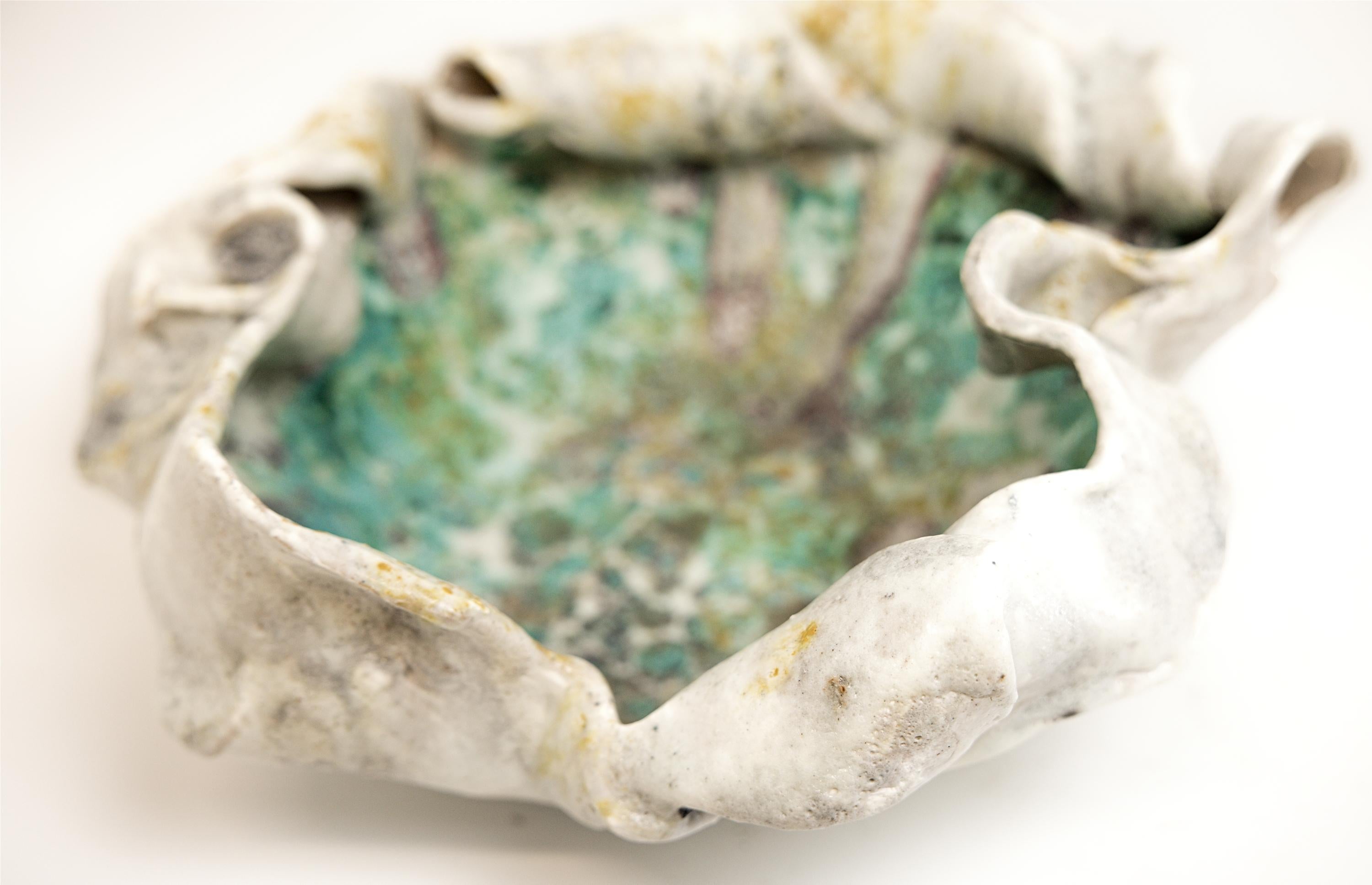 Fragmente White Ancient Bowl. Mehrfarbig (Organische Moderne) im Angebot
