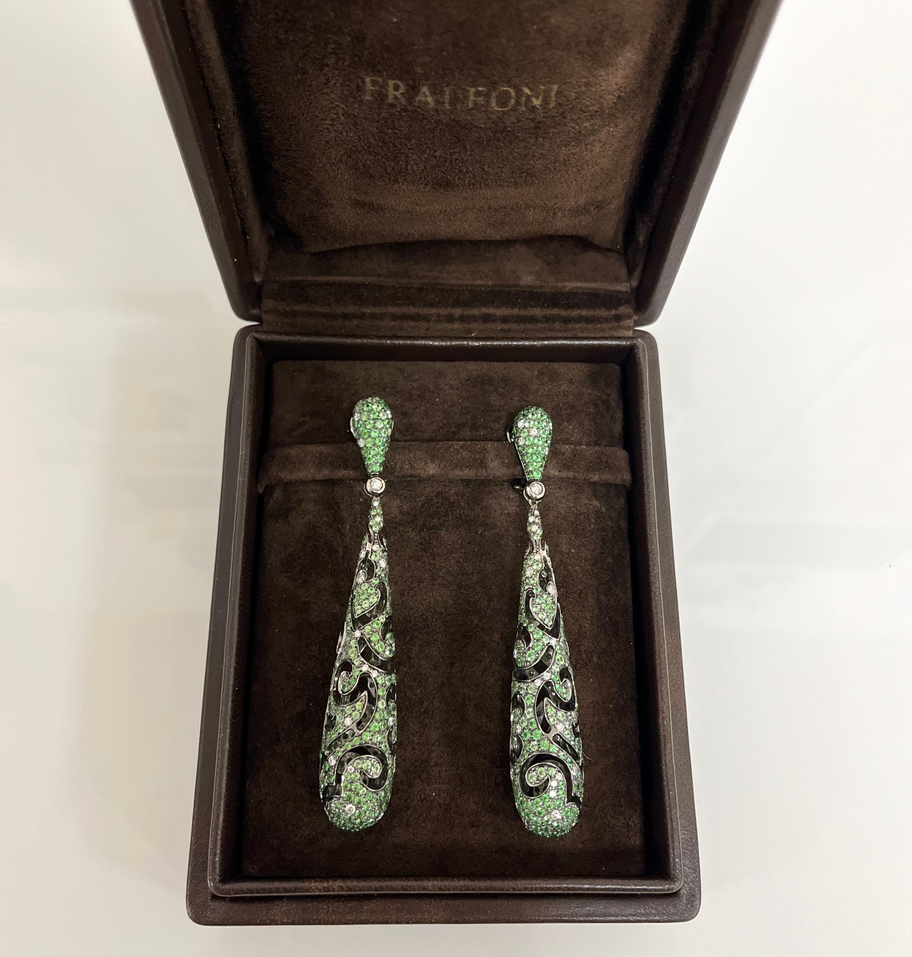 Fraleoni 18 Kt. Black Gold Diamonds Tzavorite Drop Earrings In New Condition For Sale In Rome, IT