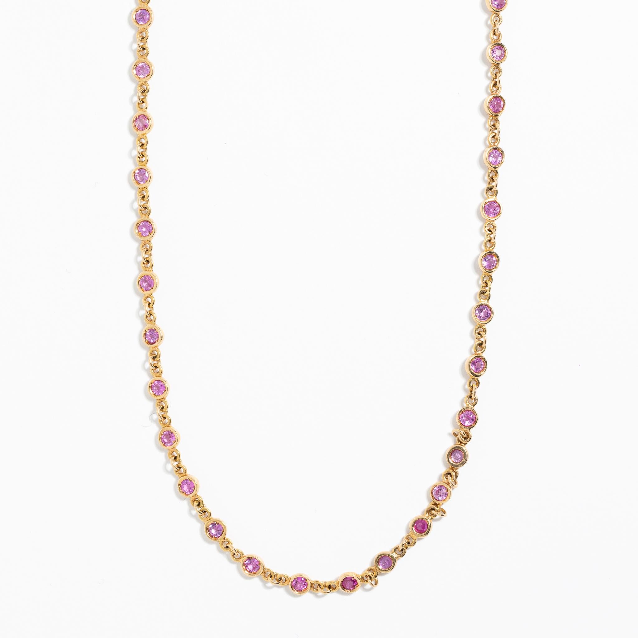 Necklace handmade in Italy of 18 kt. rose gold with round-cut pink sapphires.
This piece belongs to Fraleoni's Diamond collection.
Pink sapphires are mounted with round bezels and alternate with rose gold links.

Round-cut pink sapphires: ct.