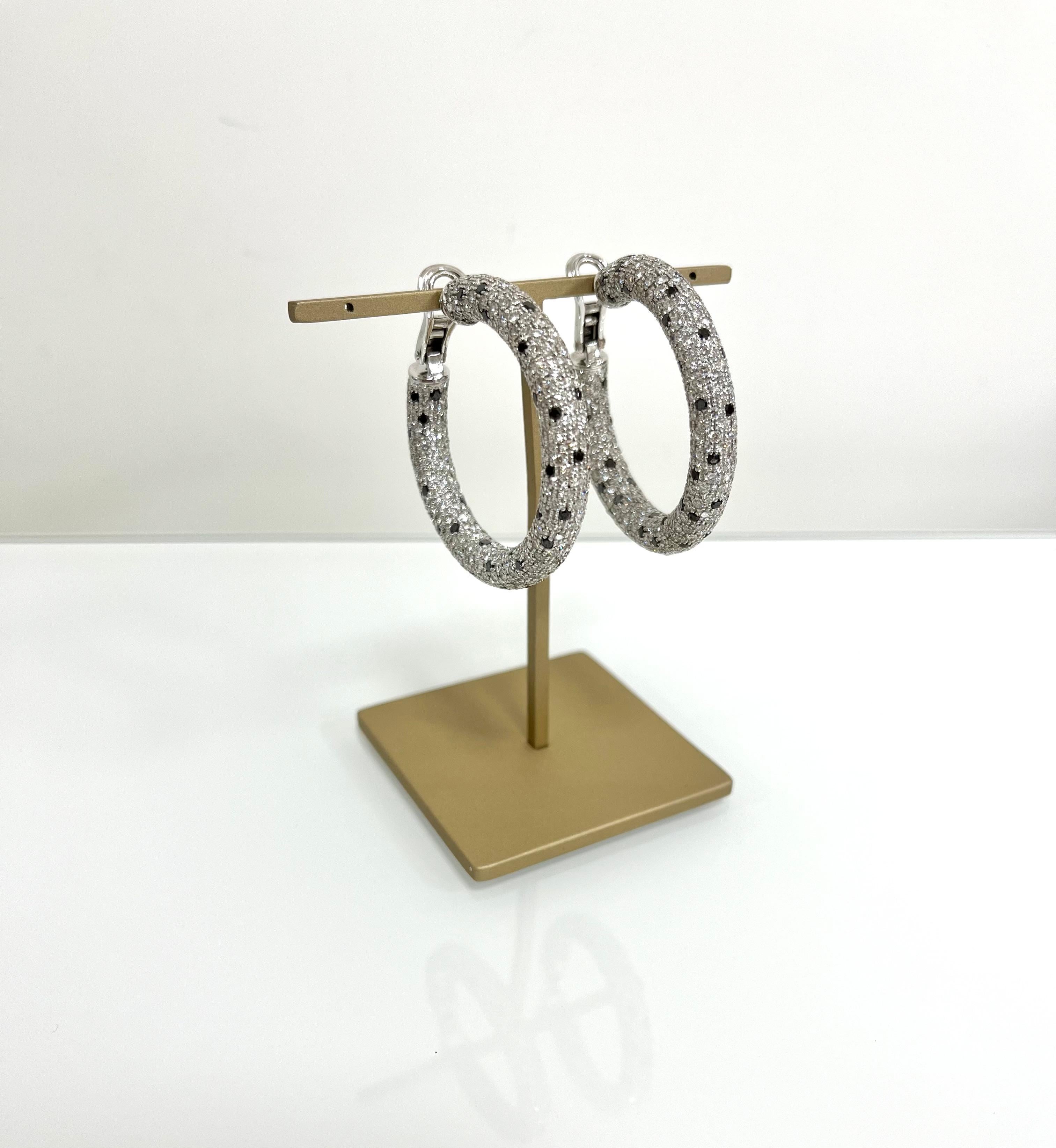Modern Fraleoni 18 Kt. White Gold Black and White Diamonds Hoops Earrings For Sale