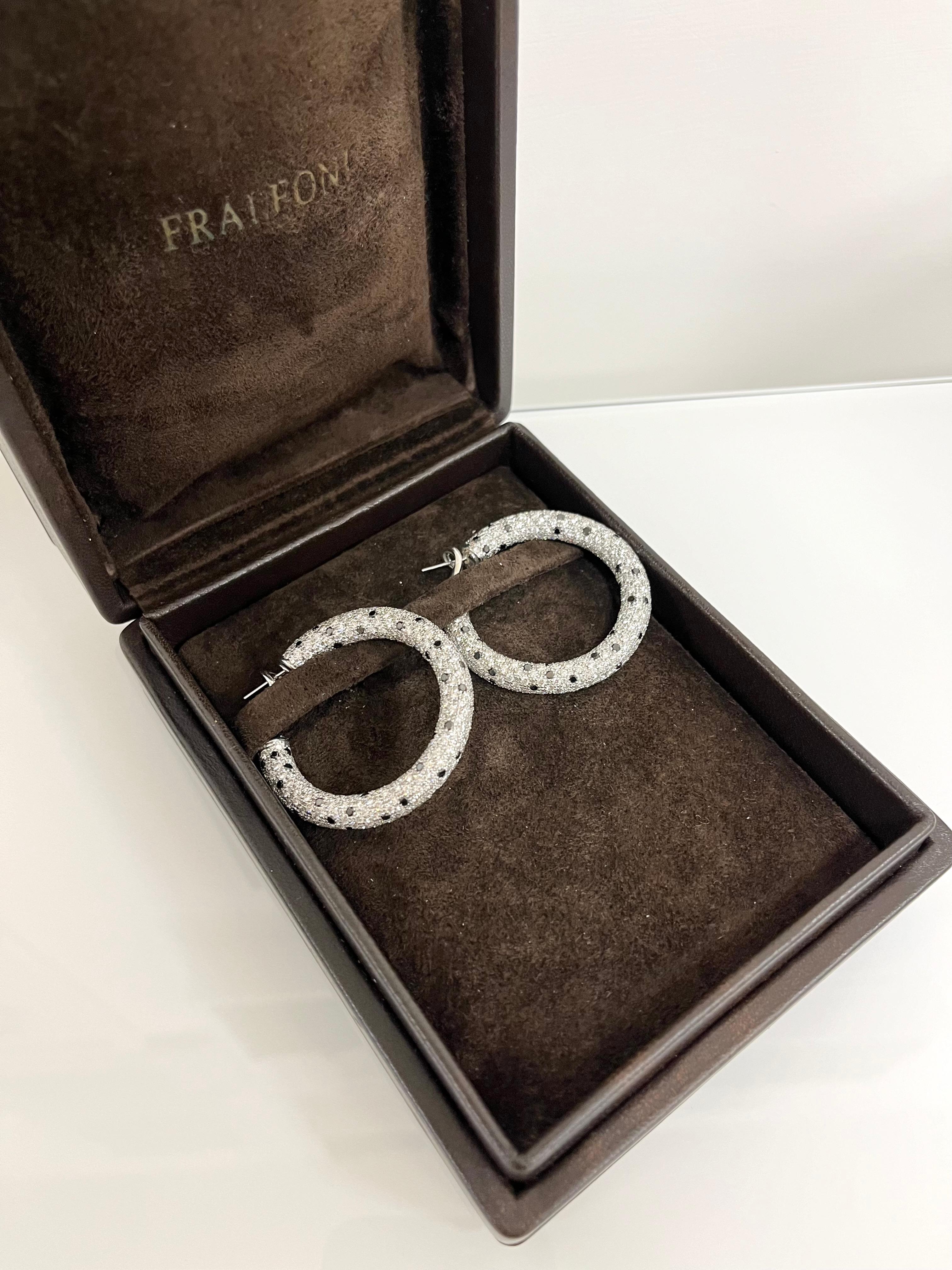 Donna Fraleoni 18 Kt. White Gold Black and White Diamonds Hoops Earrings in vendita