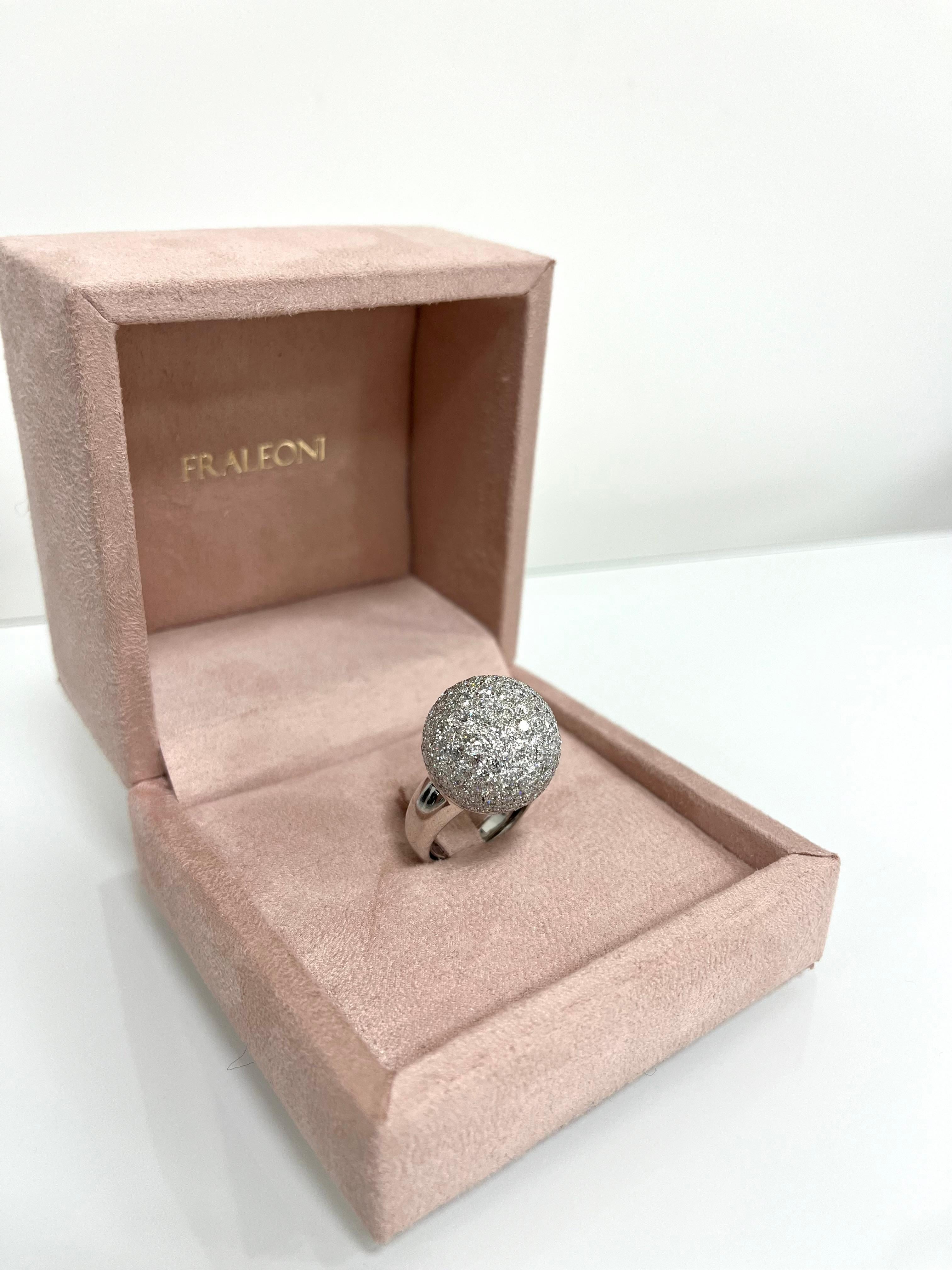 Women's or Men's Fraleoni 18 Kt. White Gold Diamond Cocktail Ring For Sale