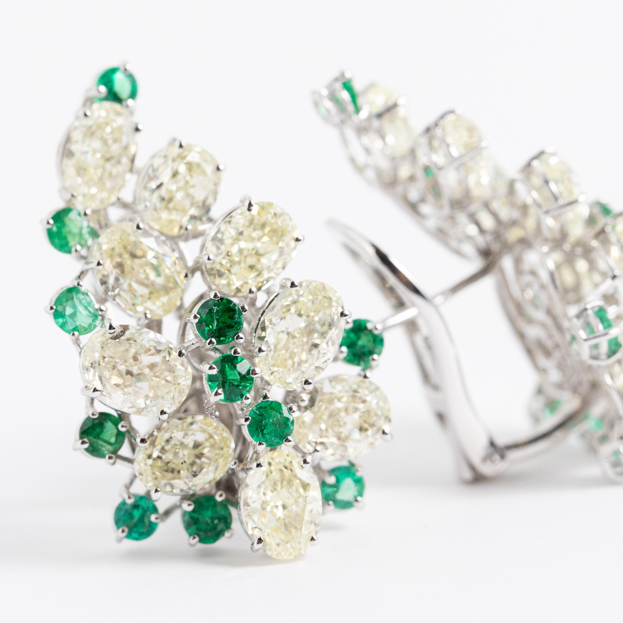 Modern Fraleoni 18 Kt. White Gold Diamonds Emeralds Clip-on earrings For Sale