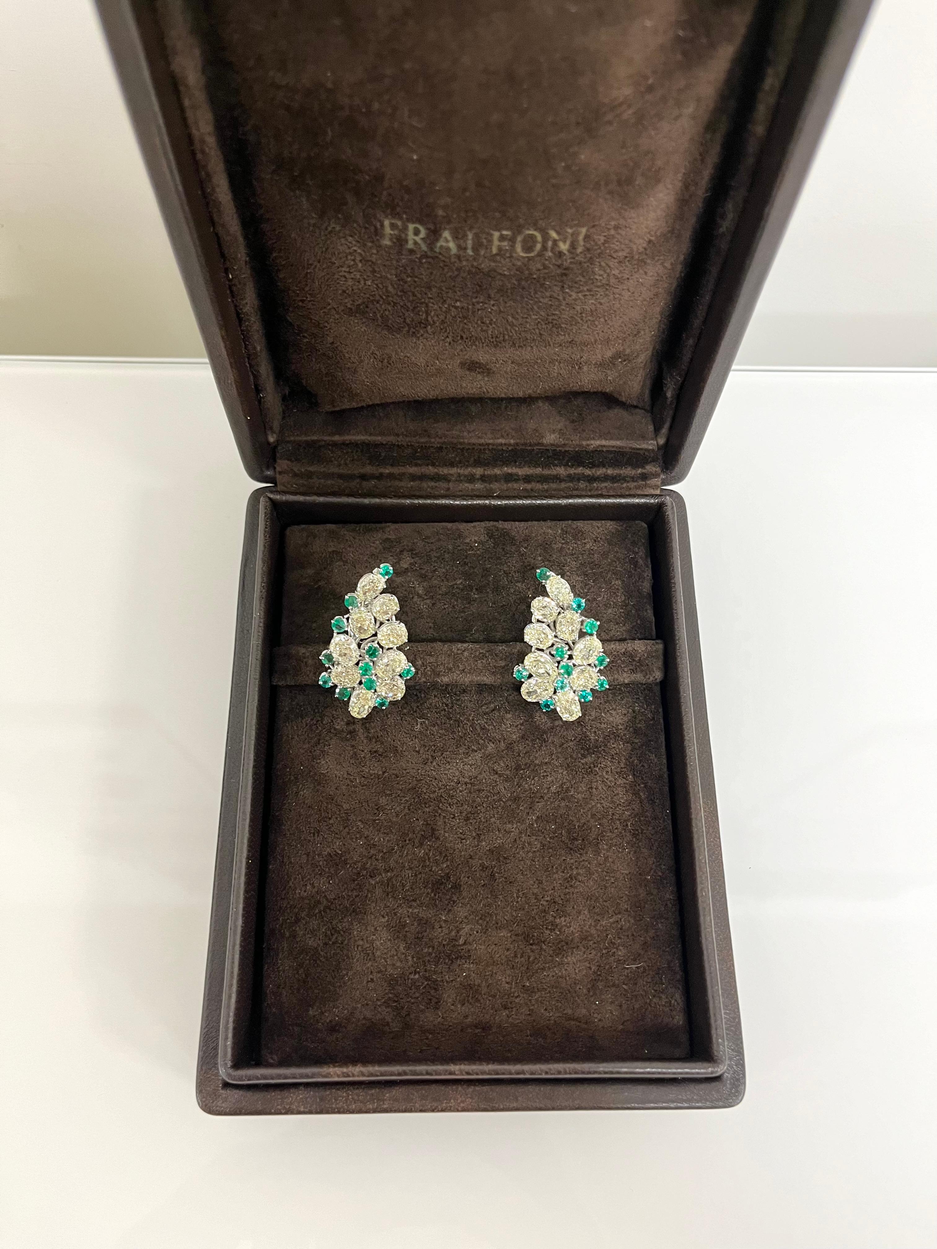 Oval Cut Fraleoni 18 Kt. White Gold Diamonds Emeralds Clip-on earrings For Sale