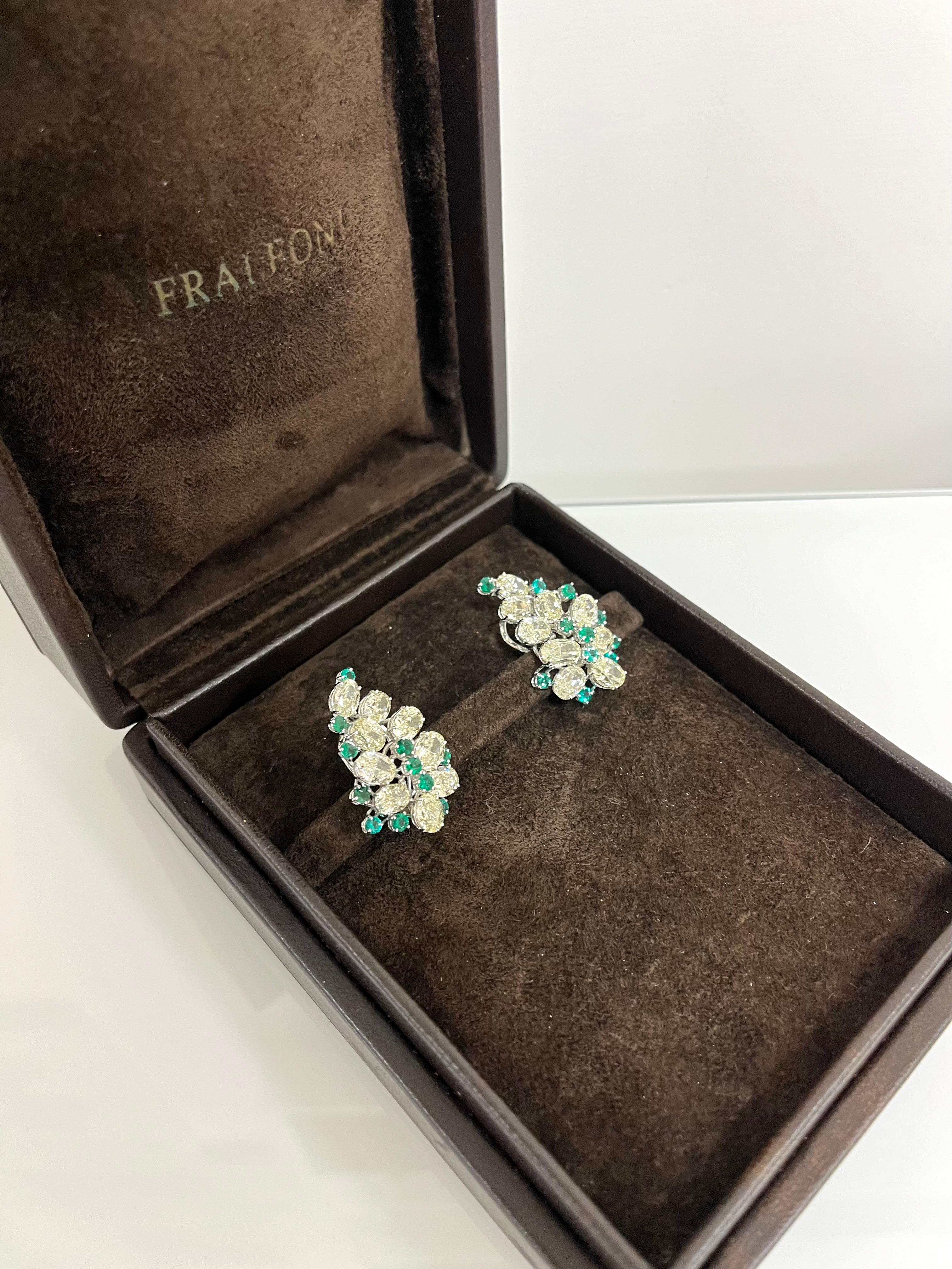 Fraleoni 18 Kt. White Gold Diamonds Emeralds Clip-on earrings In New Condition For Sale In Rome, IT