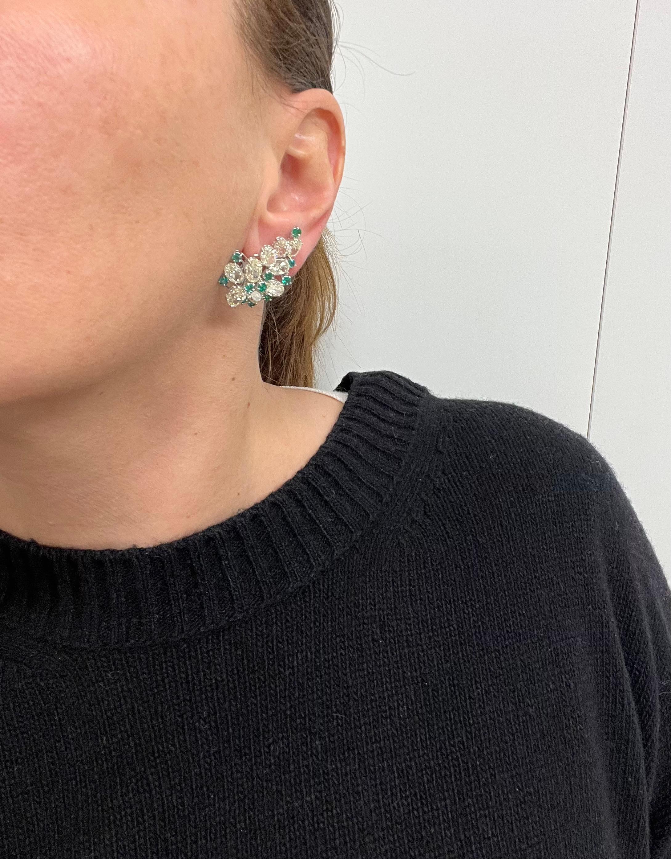 Fraleoni 18 Kt. White Gold Diamonds Emeralds Clip-on earrings For Sale 3