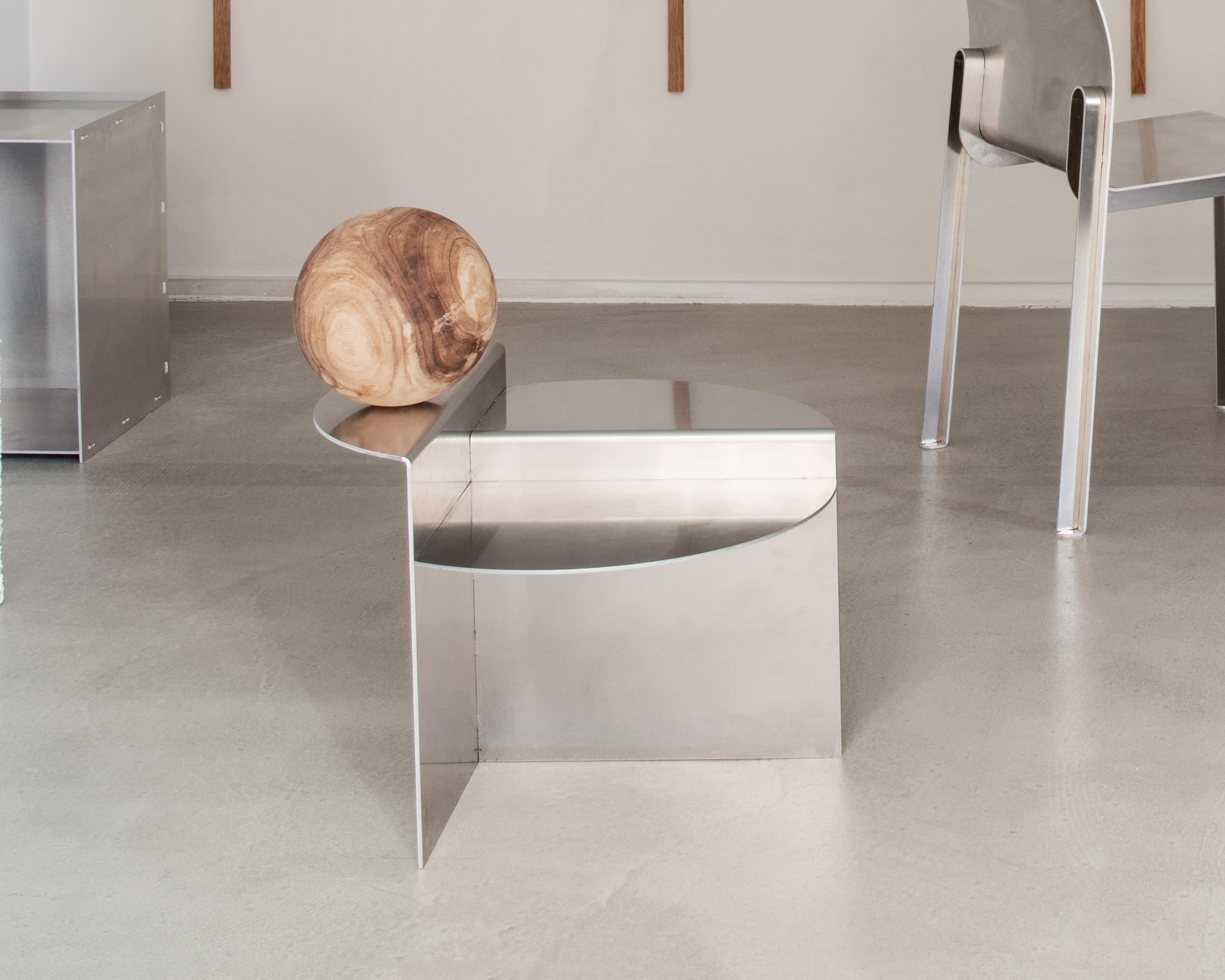 Aluminium FRAMA table basse d'appoint en rivire d'aluminium au design scandinave minimaliste contemporain en vente