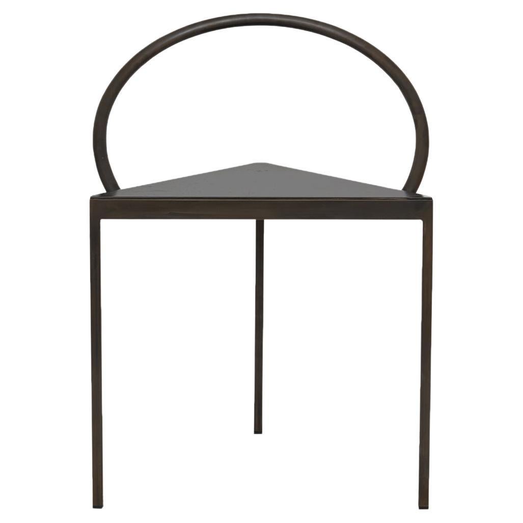 FRAMA Silla Triángolo Escultural Contemporánea de Diseño Mínimo en Acero Negro en venta
