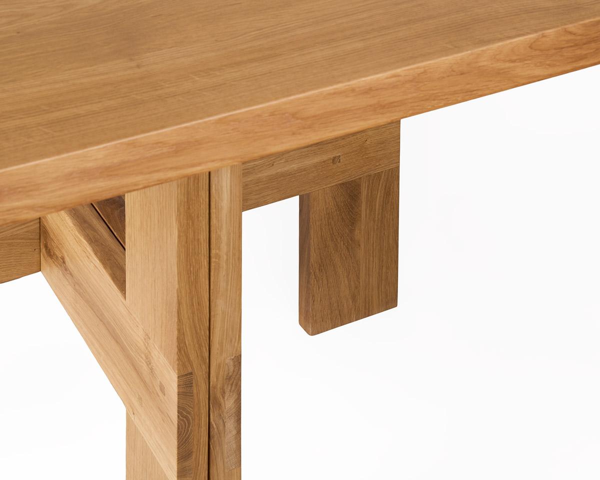 Lituanien Table basse carrée de ferme en bois de conception scandinave FRAMA en vente