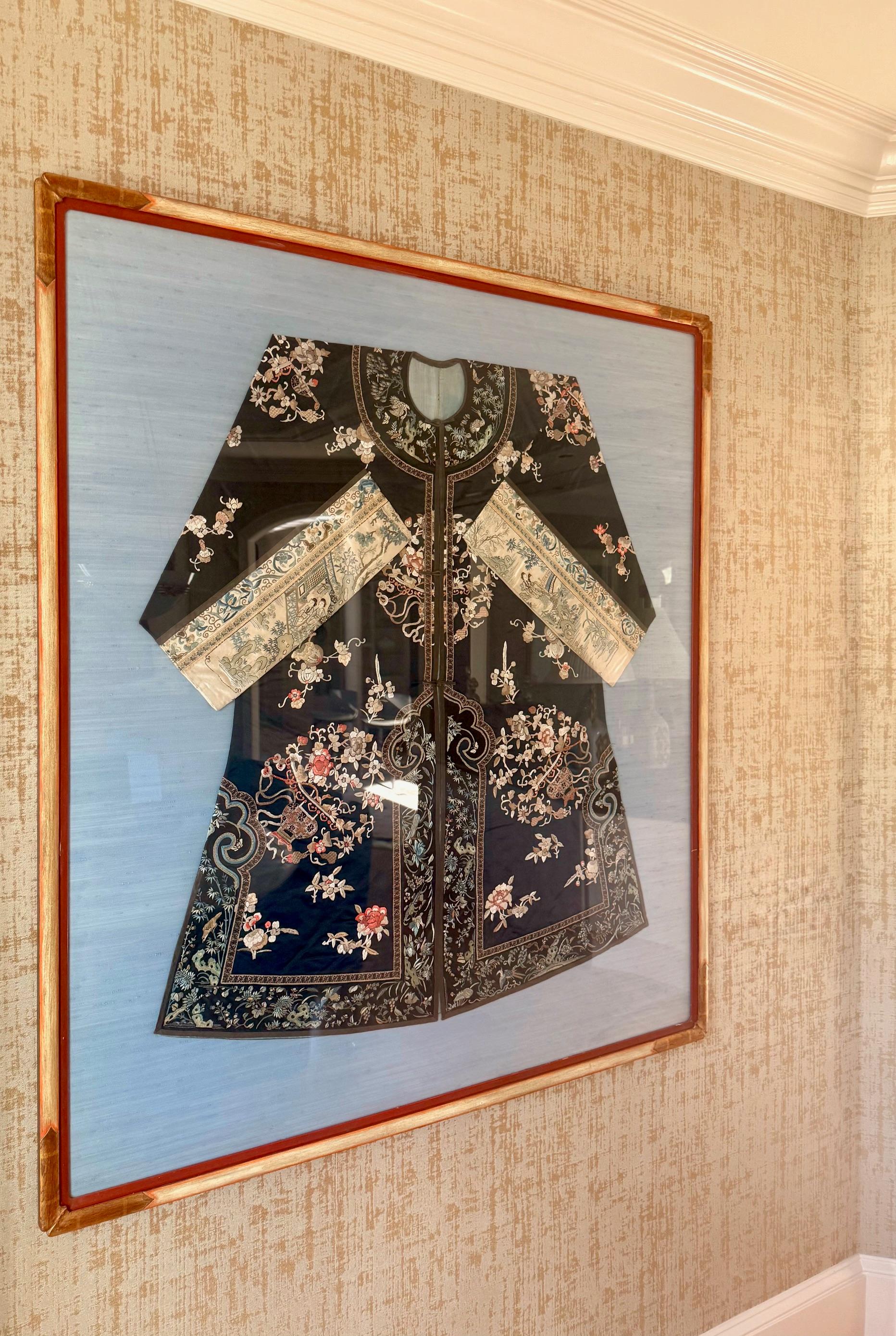 Cadre - Robe brodée chinoise ancienne de la dynastie Qing en vente 8