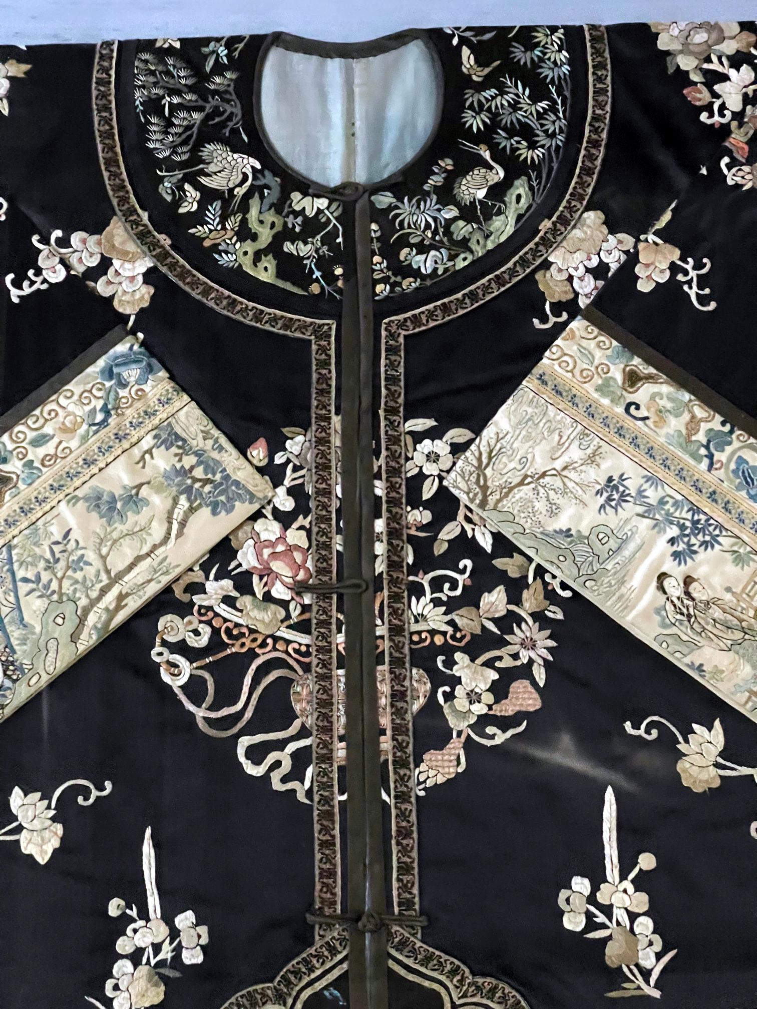 Cinese Cornice Antica veste cinese ricamata Dinastia Qing in vendita