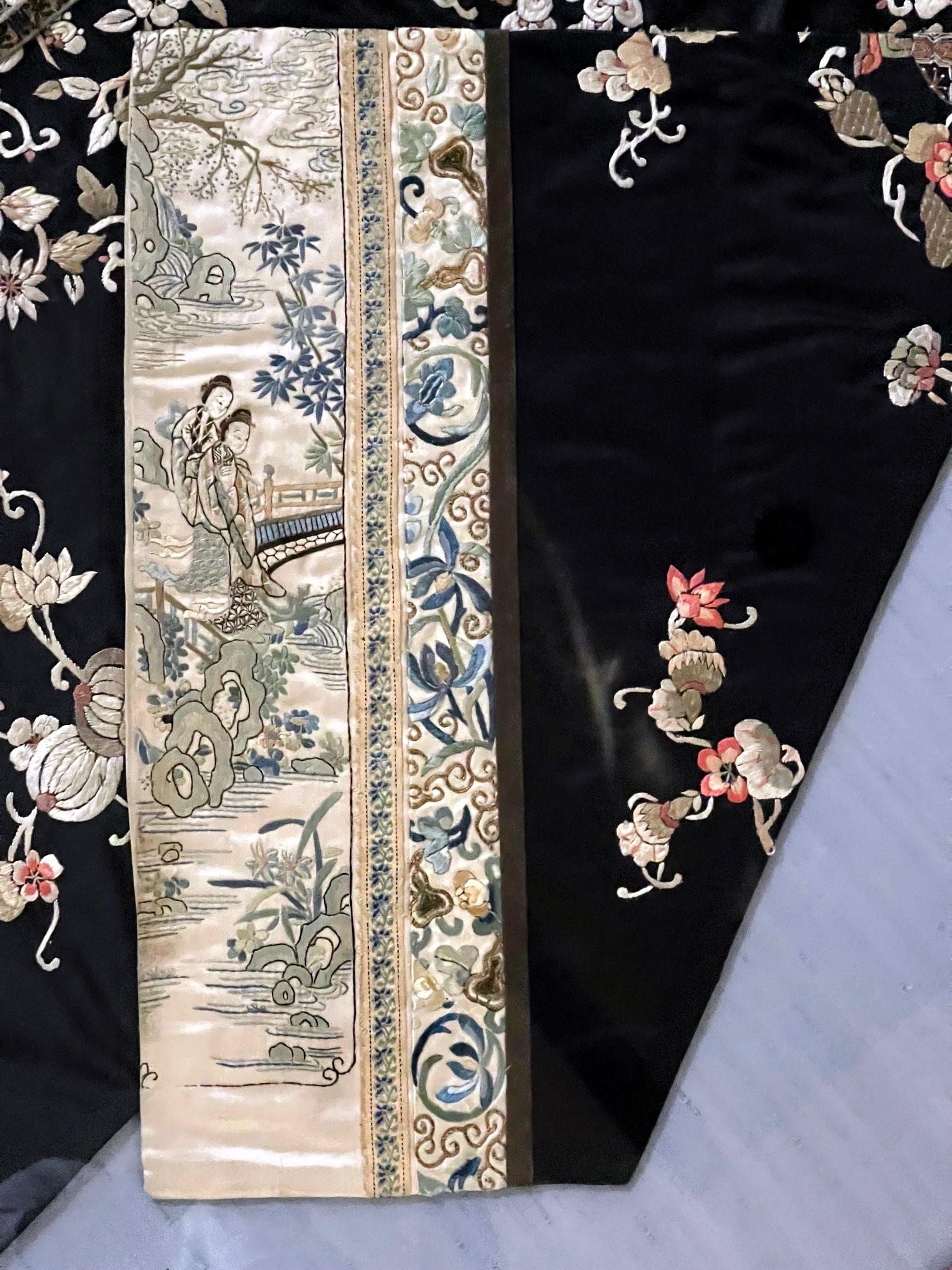 Frame Antique Chinese Embroidered Robe Qing Dynasty For Sale 1