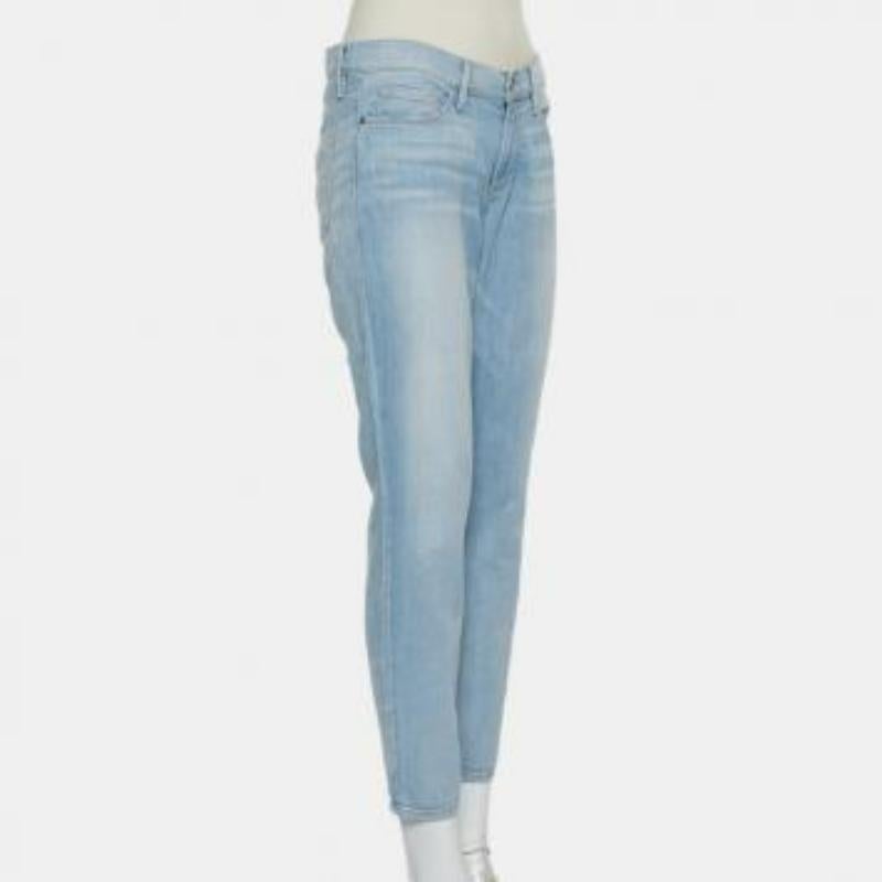 These pretty jeans from Frame will be a perfect addition to your denim collection. They come with a faded effect in a skinny fit and fastenings on the front. This cotton blended creation is a buy you won't regret.