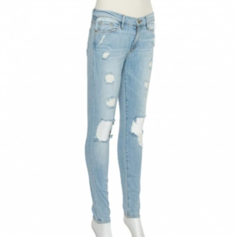 That one pair of denim jeans that fits so well! All girls want one in their closets! Thanks to this one from Frame. The creation comes in a blue shade and a skinny silhouette detailed with a faded design and equipped with a front zip fastening.