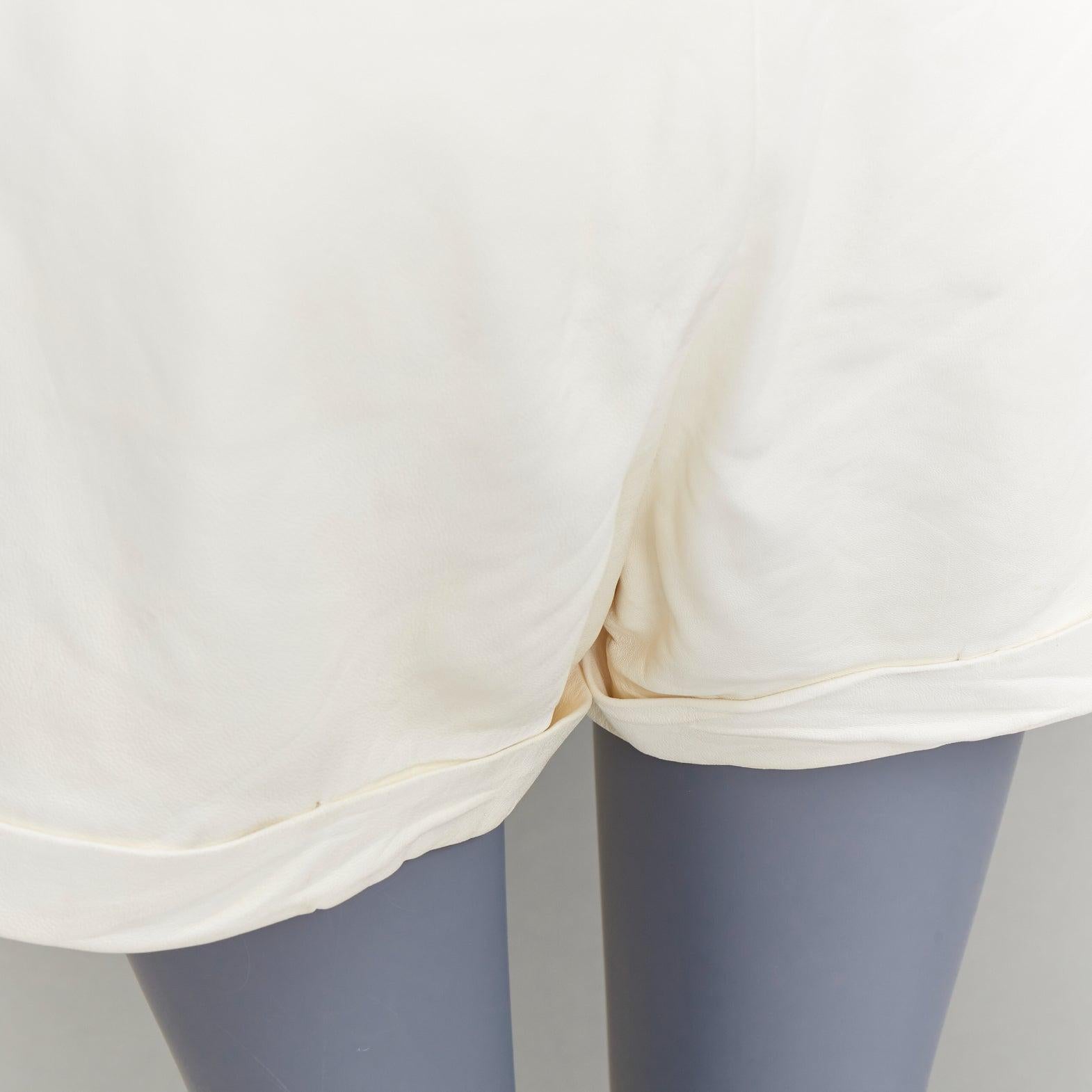 FRAME short en cuir d'agneau crème ceinturé à taille haute 27