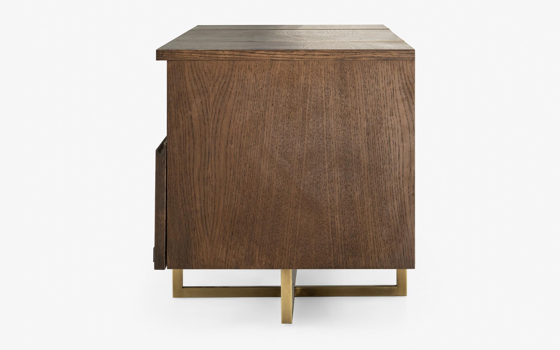 Frame Dark Oak & Brass TV Cabinet / Stand avec tiroirs en vente 2