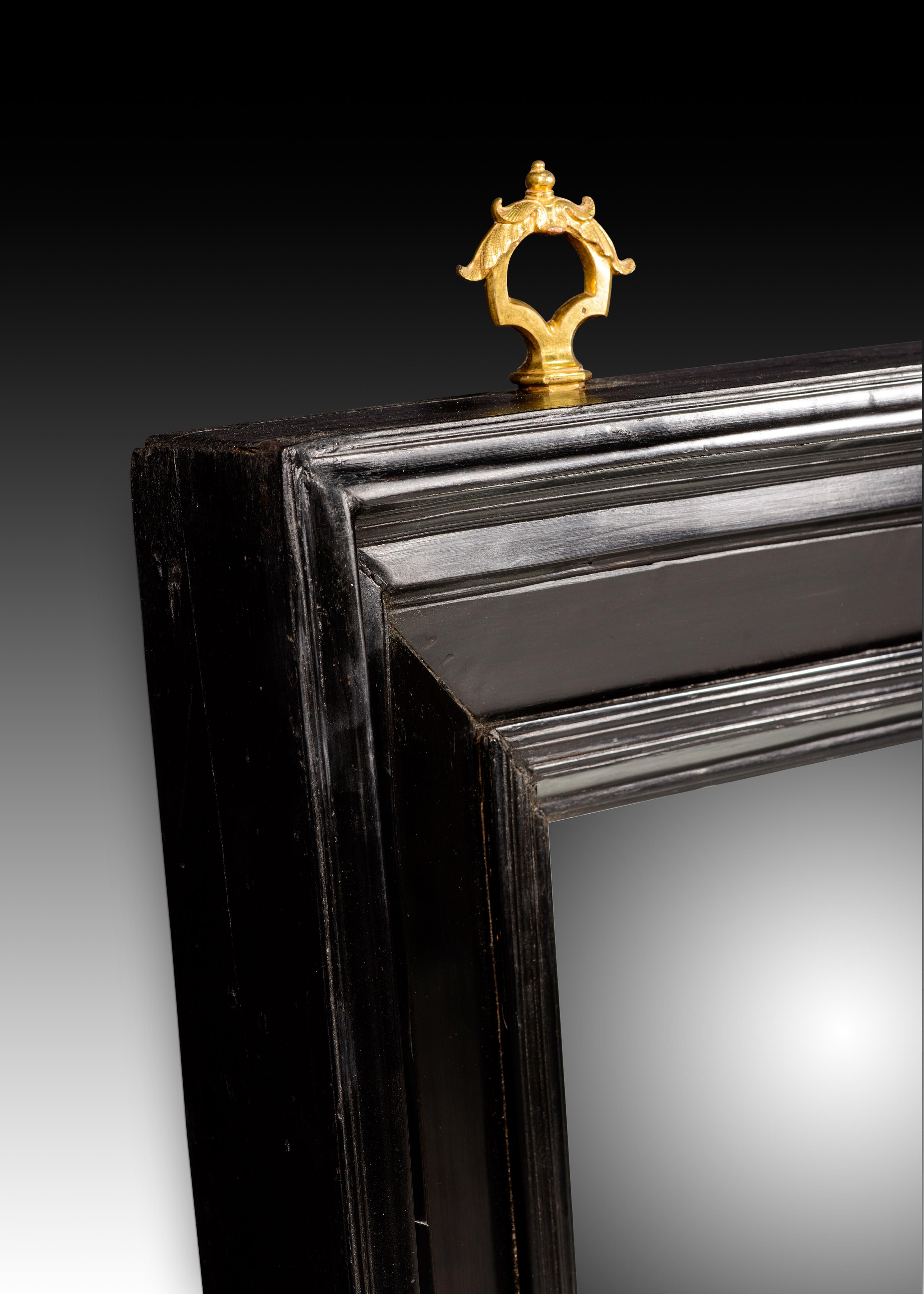 Marco. Madera ebonizada, metal. Escuela Holandesa, 17  siglo. siglo XVIII y antes en venta