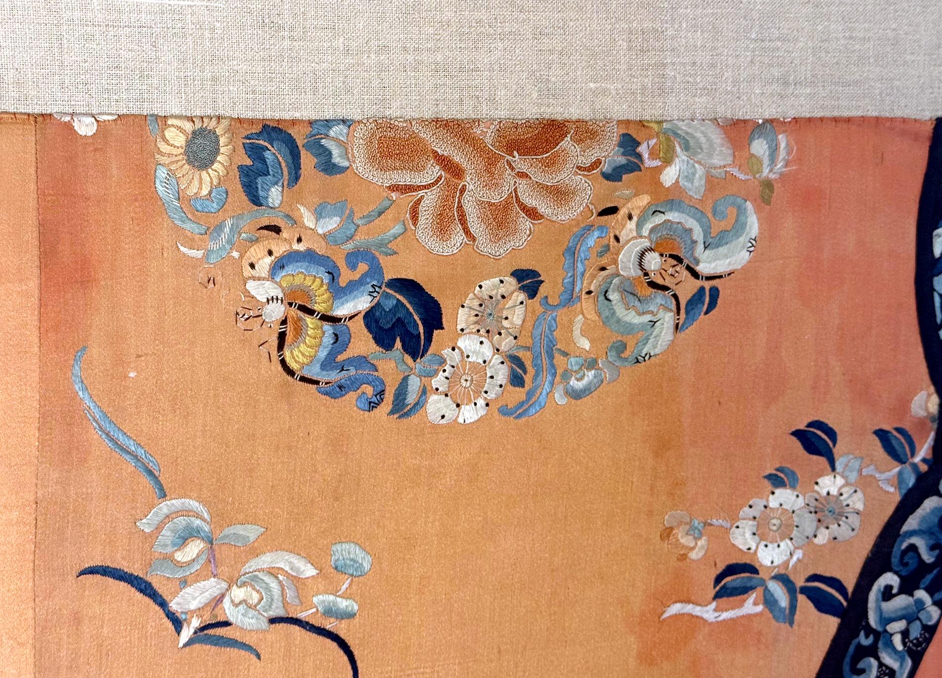 XIXe siècle Cadre Fine brodée chinoise Royal Court Lady Casual Robe Qing Dynasty en vente