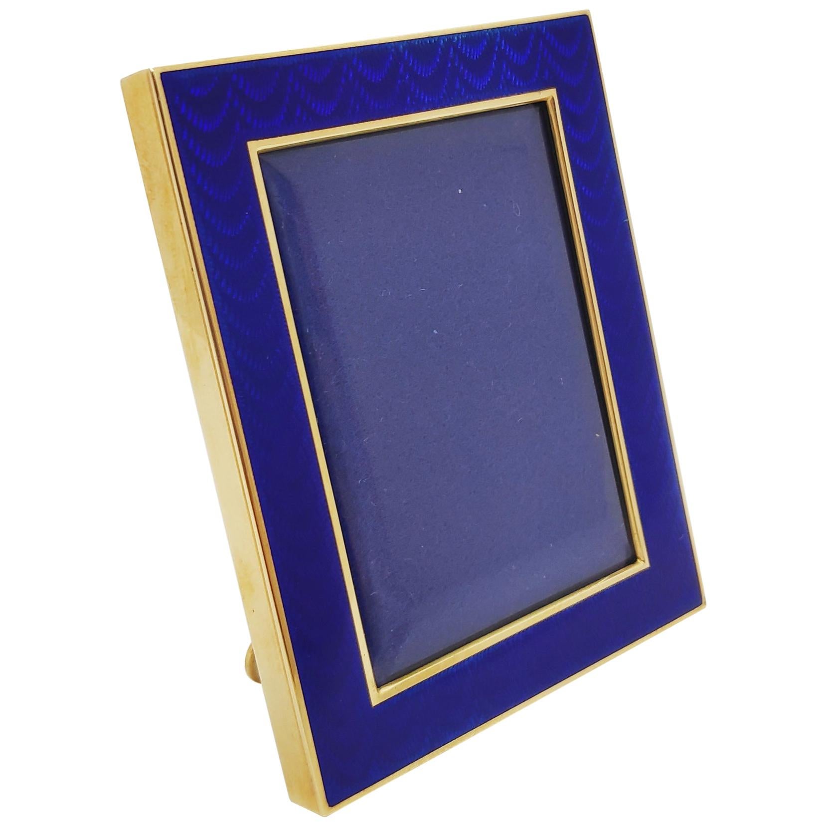 Frame in 18 Karat Yellow Gold and Blue Enamel in Excellent Condition For Sale