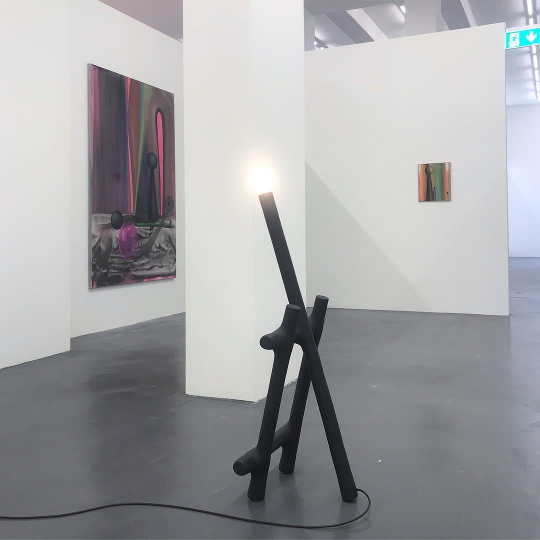 Frame Edition Moderne Limitée Sable et Nylon Lampadaire par Hot Wire Extensions en vente 2